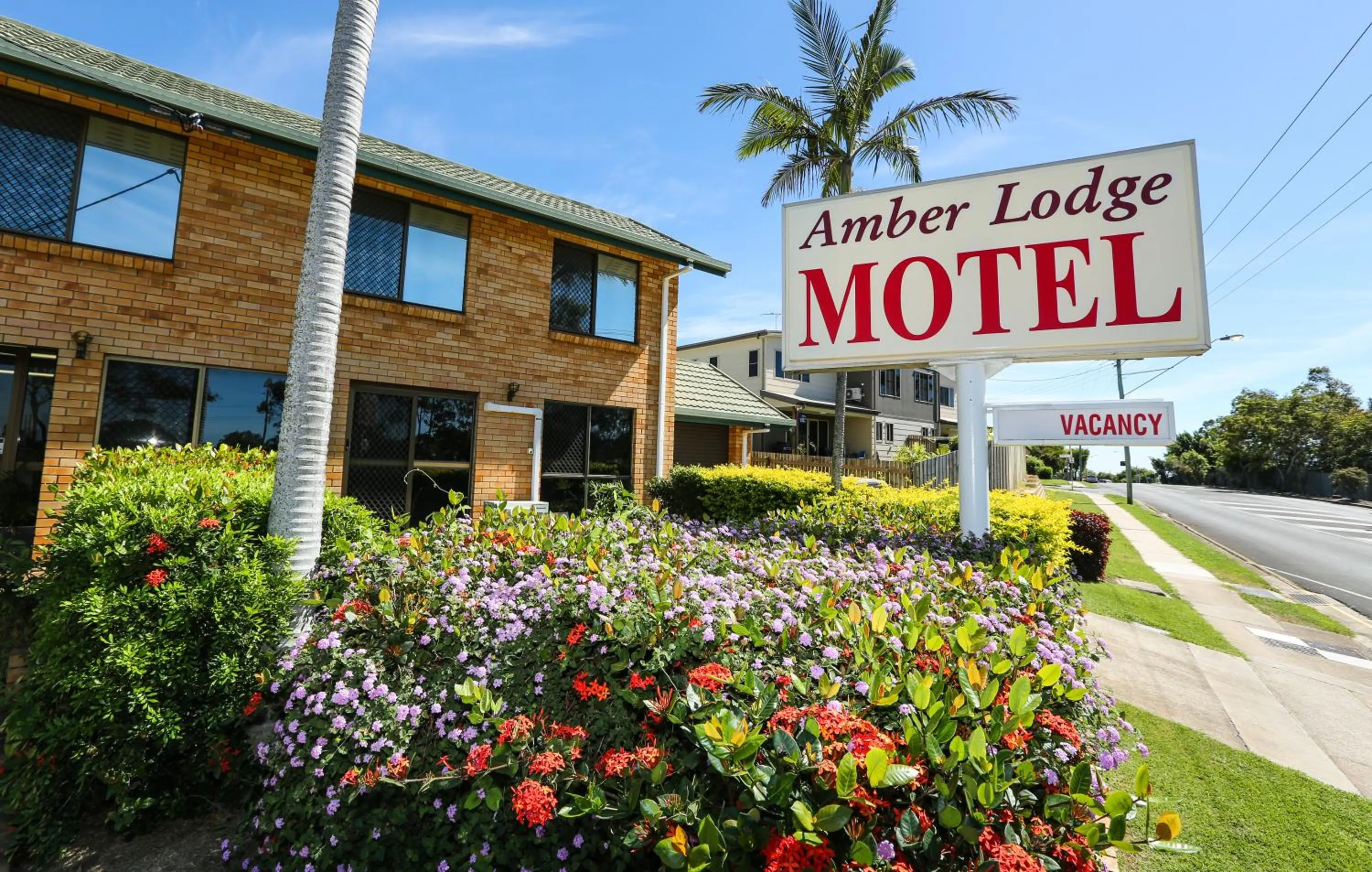 Facade/entrance in Amber Lodge Motel