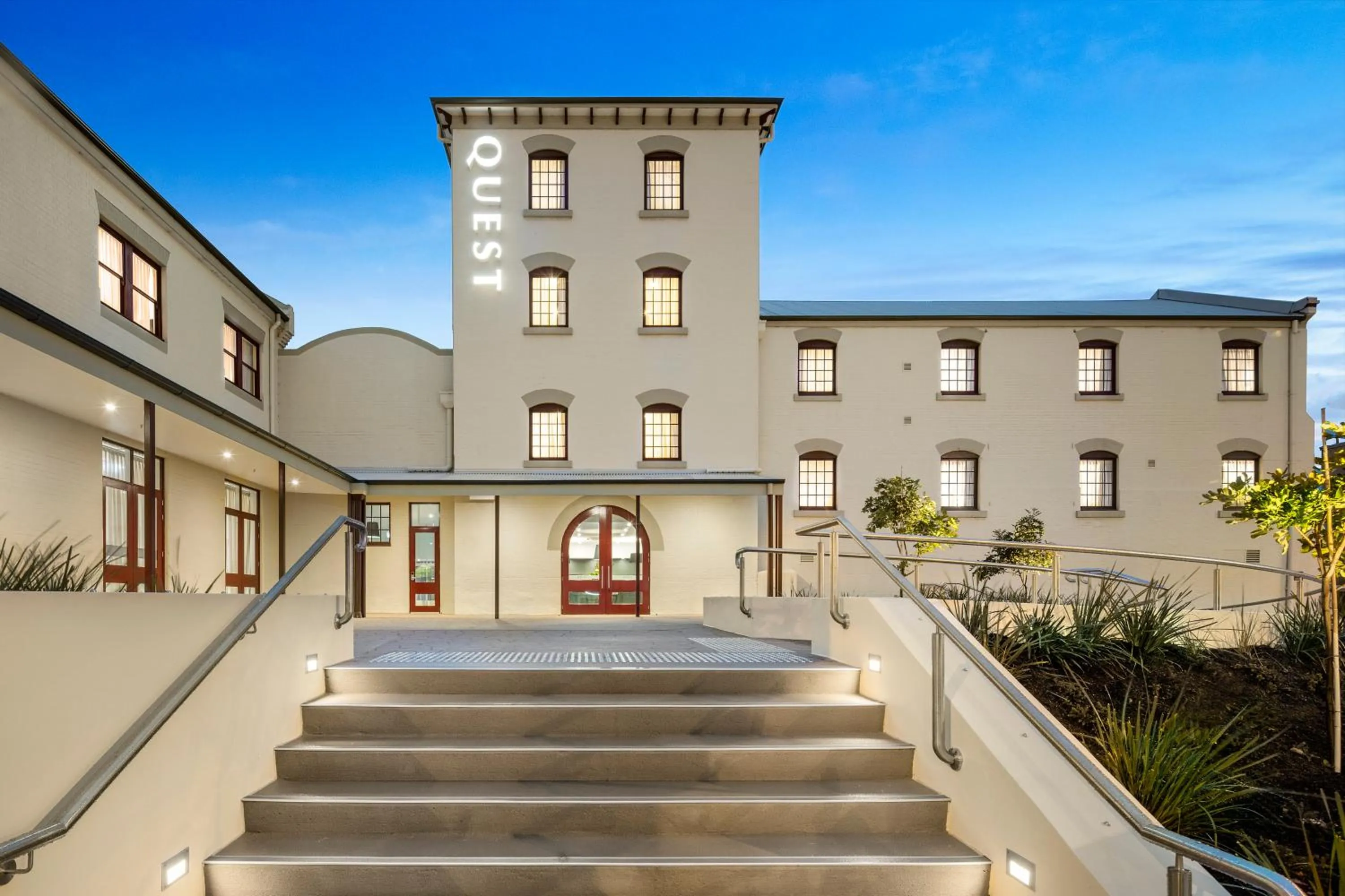 Facade/entrance in Quest Newcastle West