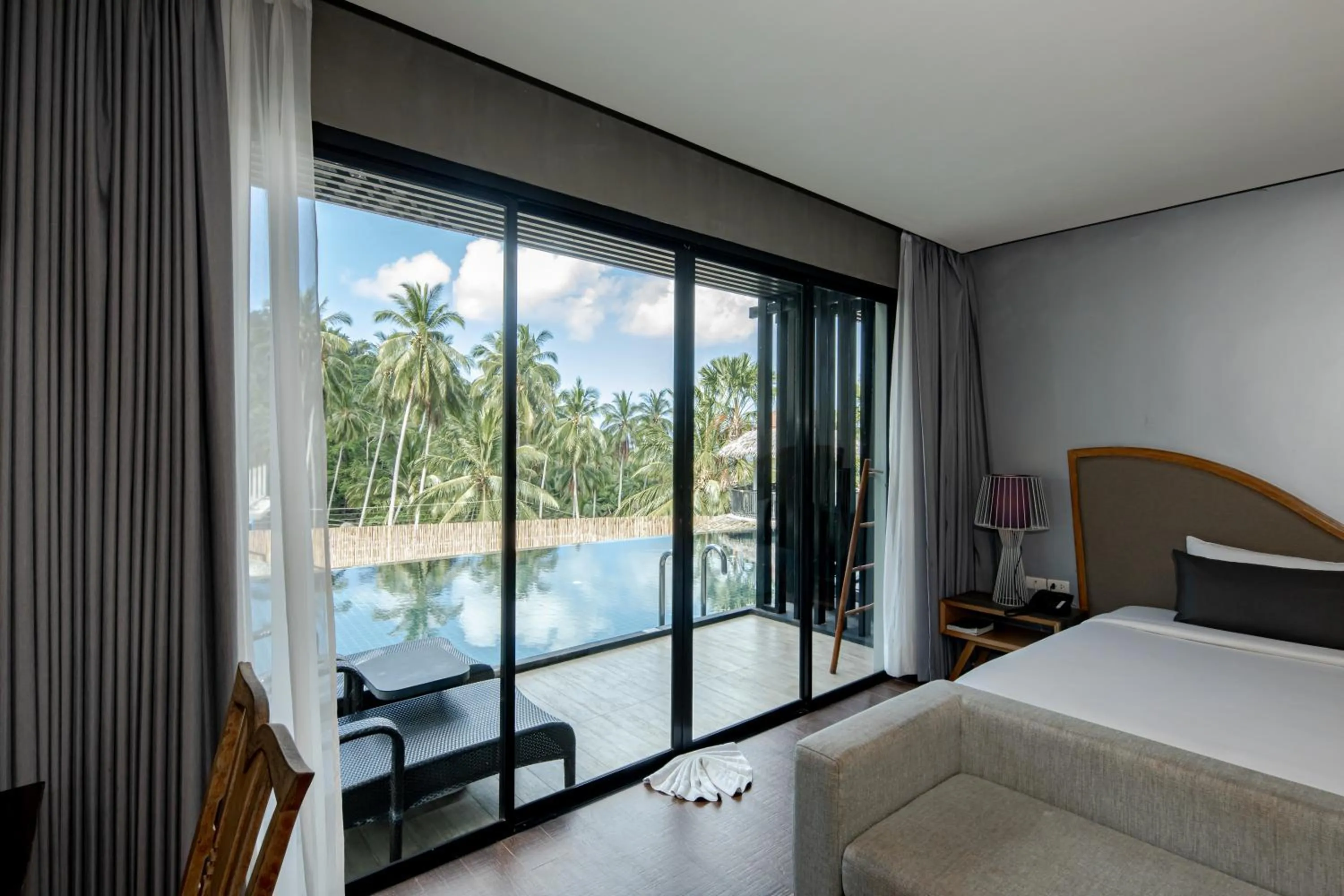 Bed in The Tarna Resort, Koh Tao