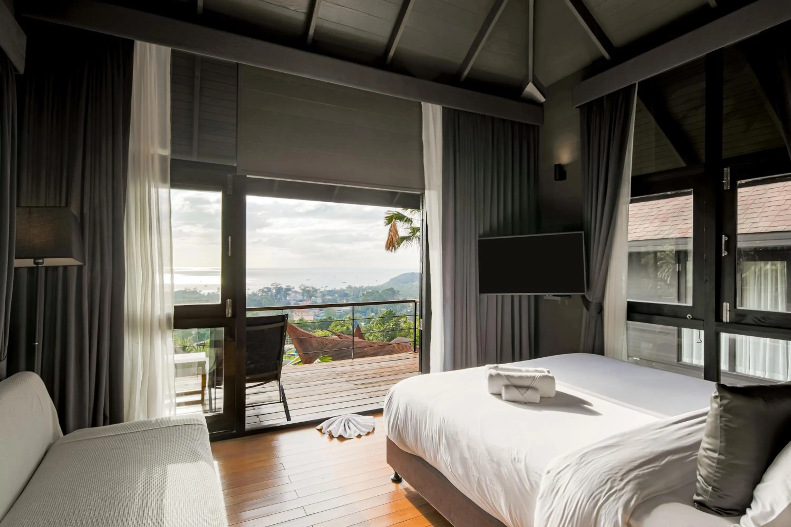 Bed in The Tarna Resort, Koh Tao