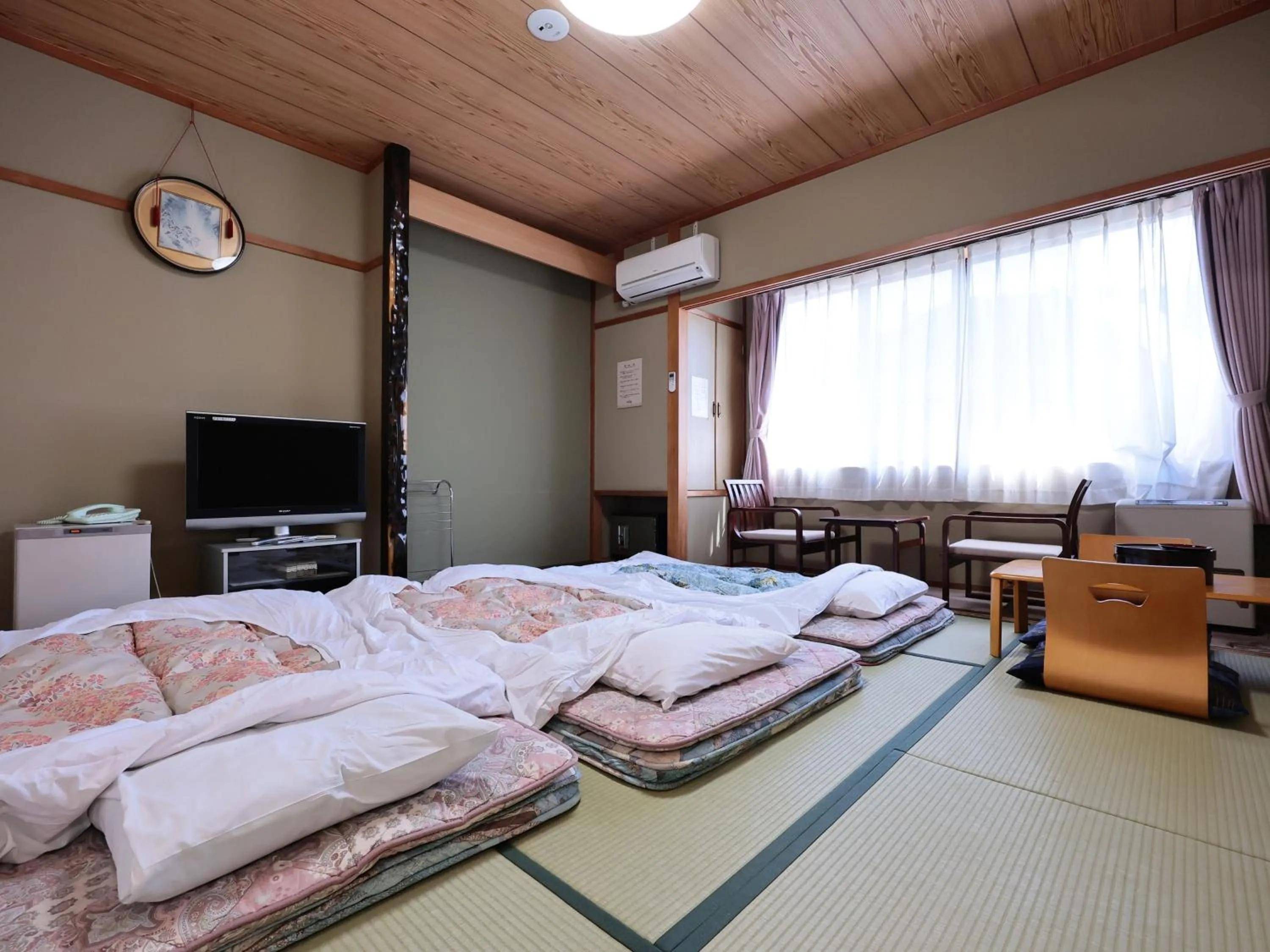 Photo of the whole room, Bed in Oyado Hachibei
