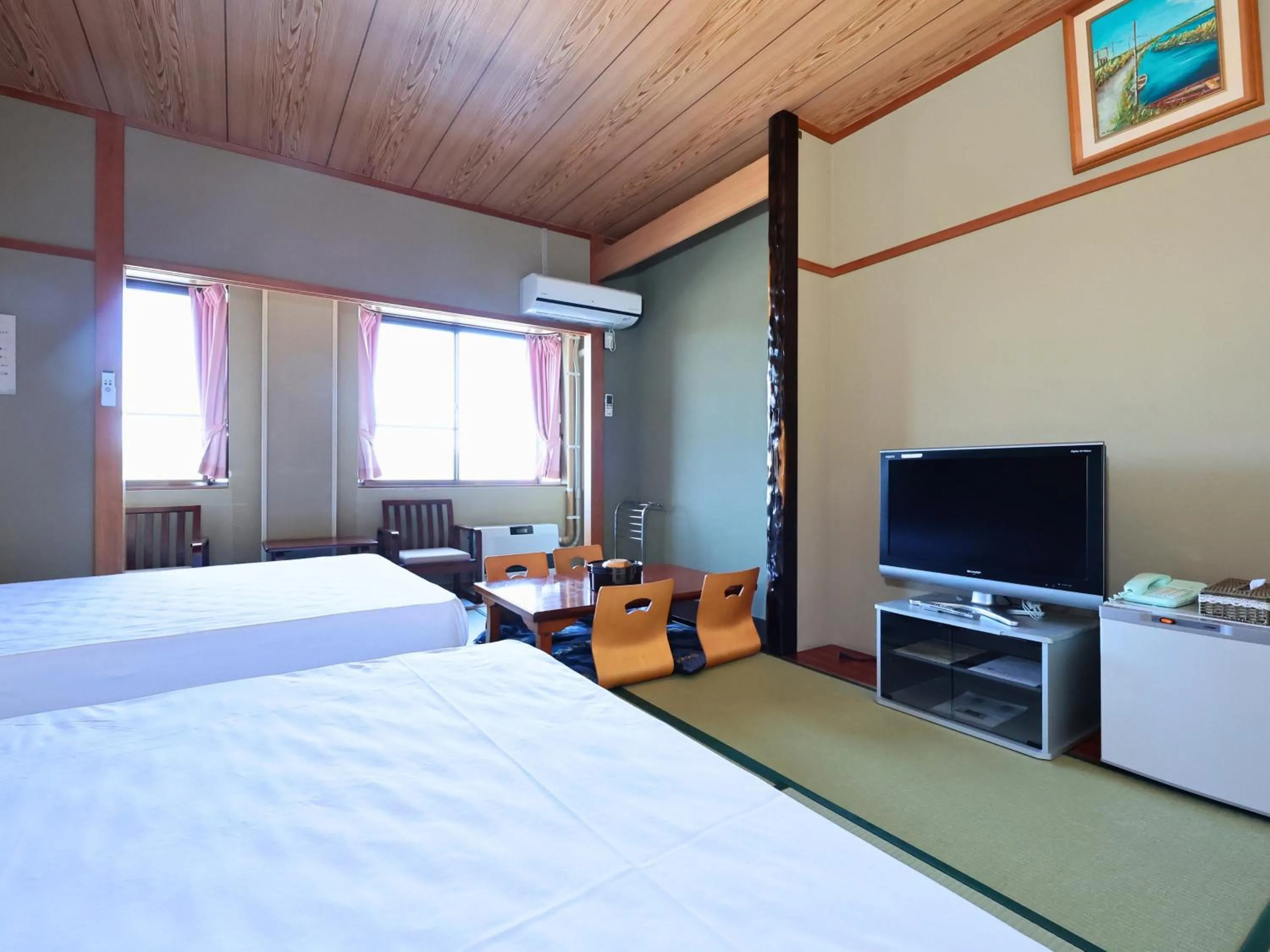 Photo of the whole room, Bed in Oyado Hachibei