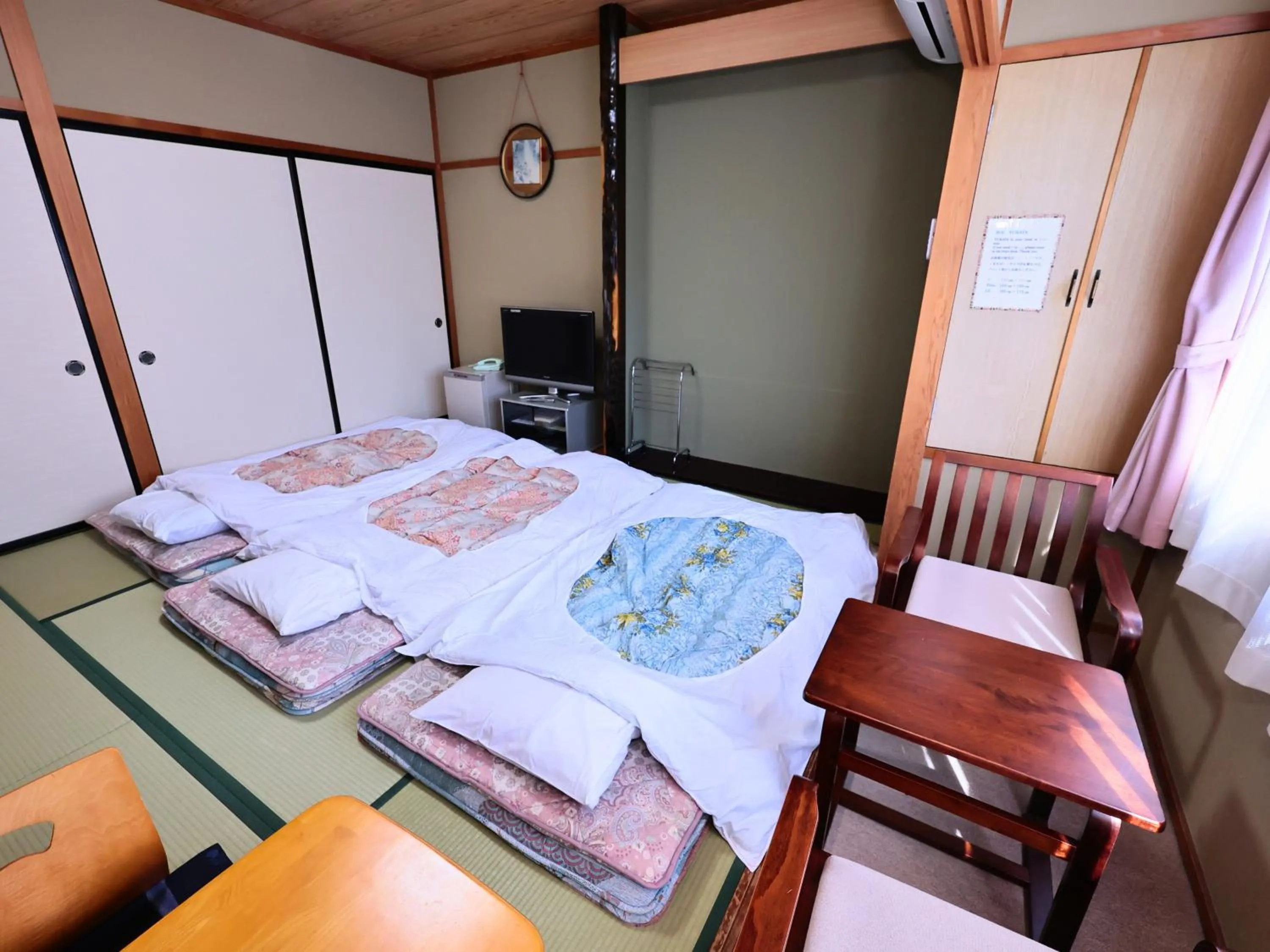 Photo of the whole room, Bed in Oyado Hachibei