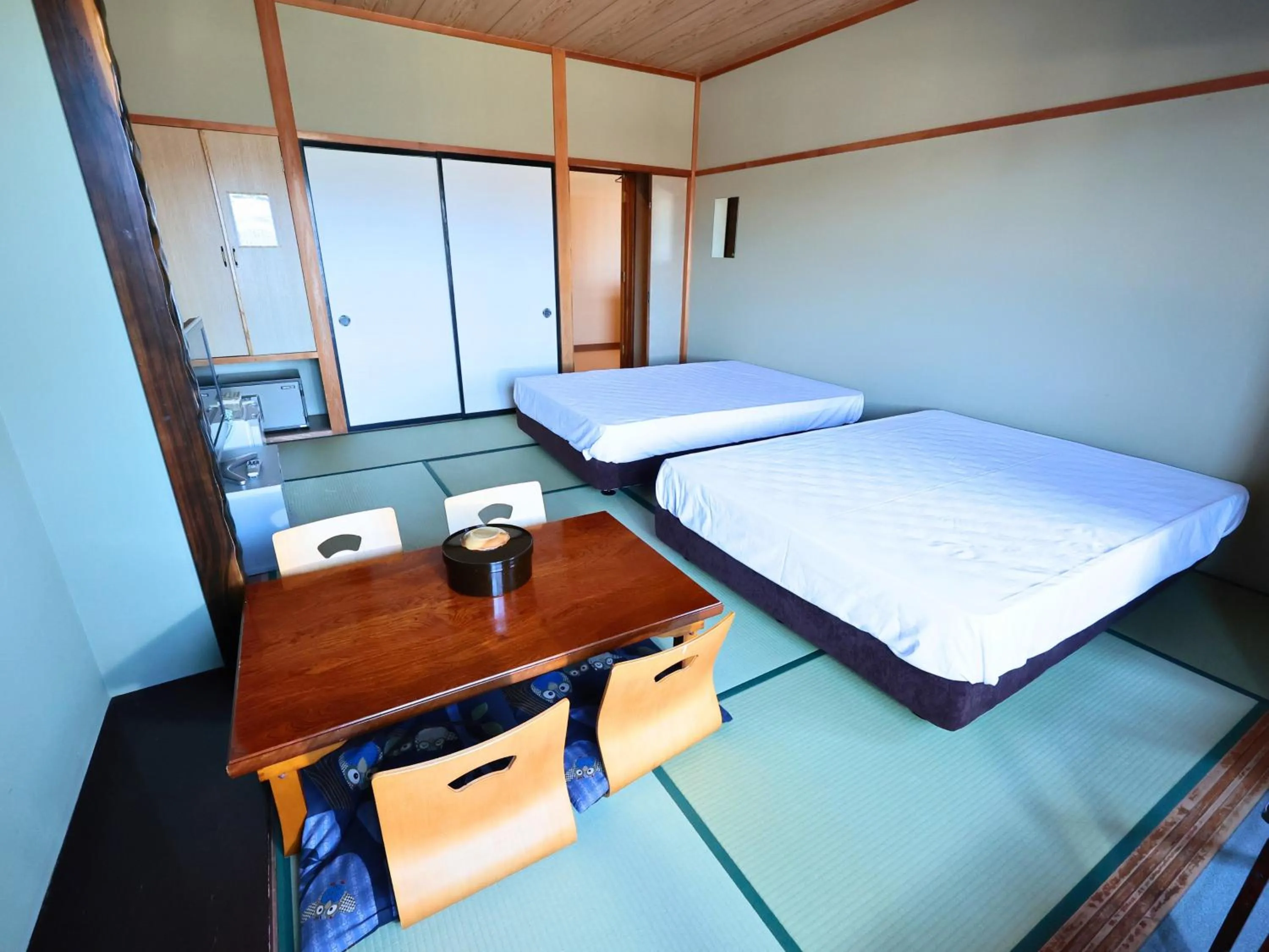Photo of the whole room, Bed in Oyado Hachibei