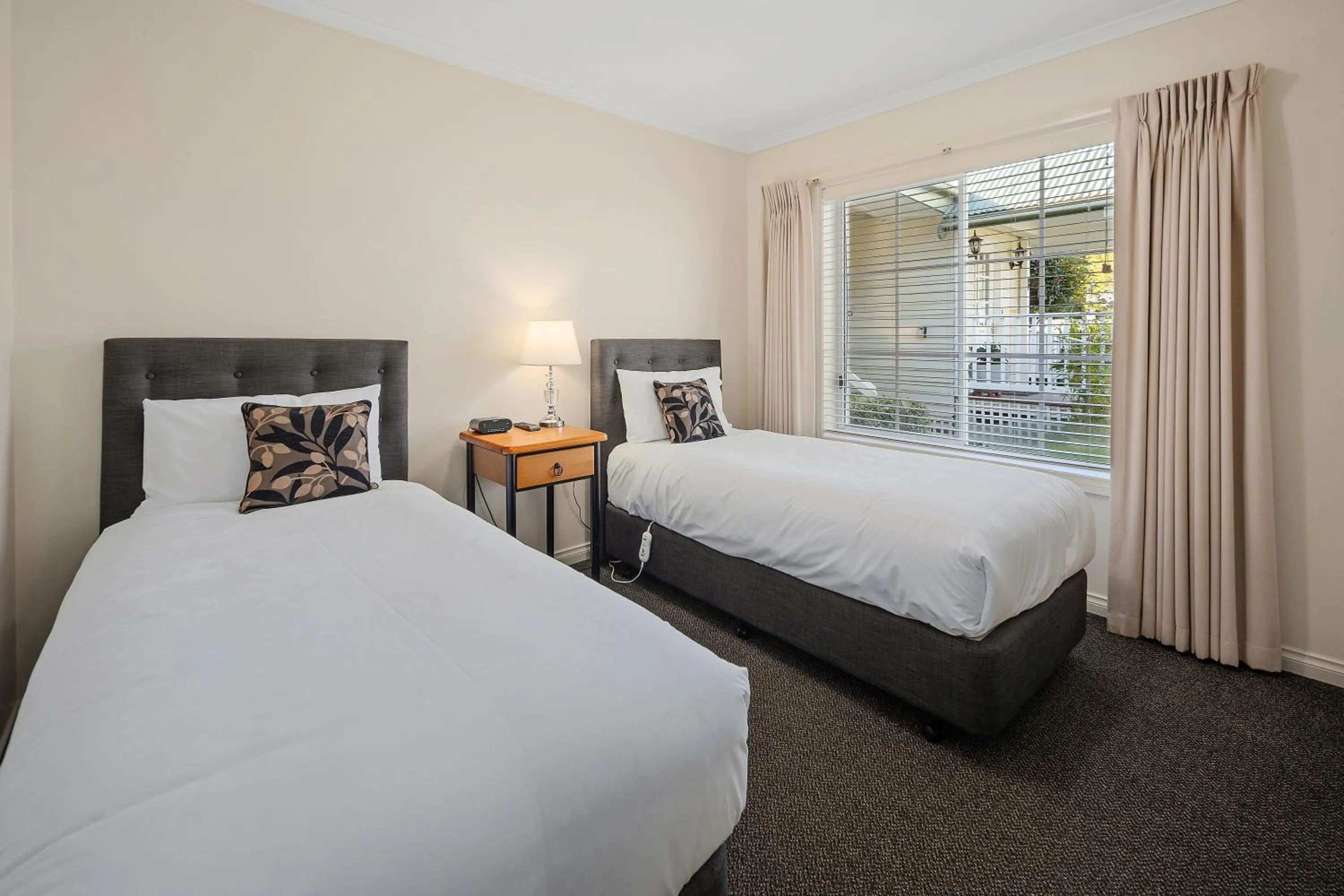 Bedroom, Bed in Yarra Gables