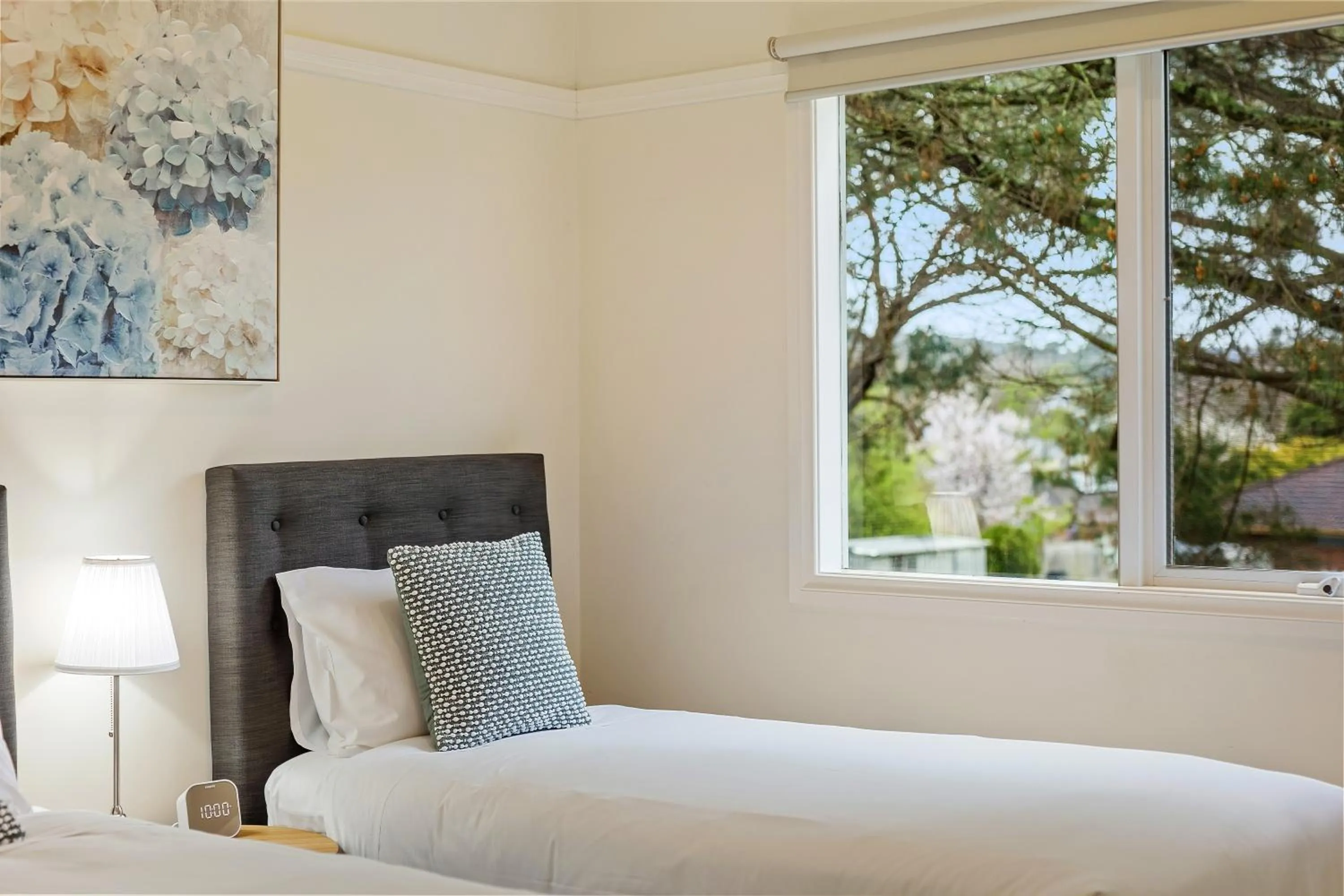 Bedroom, Bed in Yarra Gables