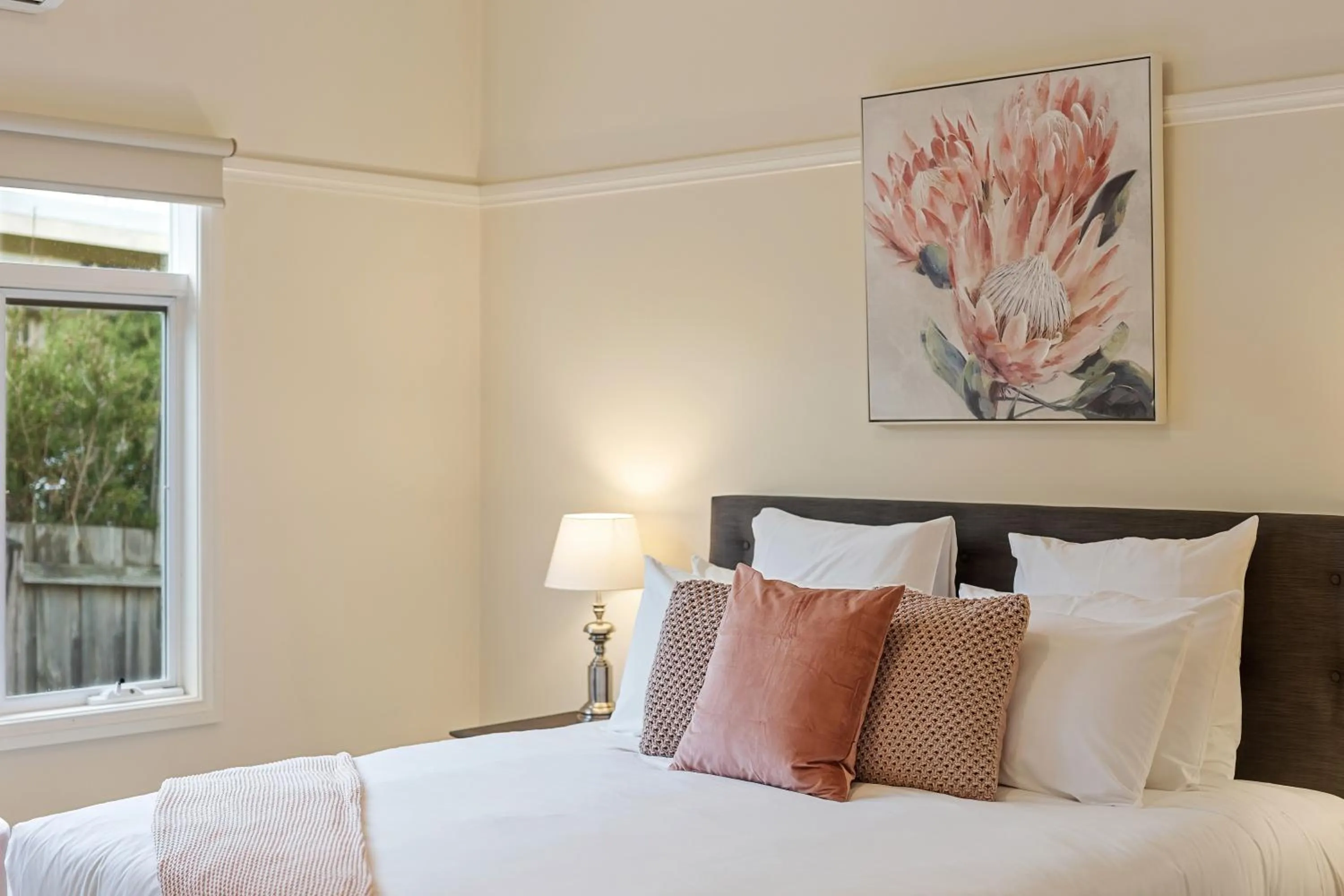 Bedroom, Bed in Yarra Gables