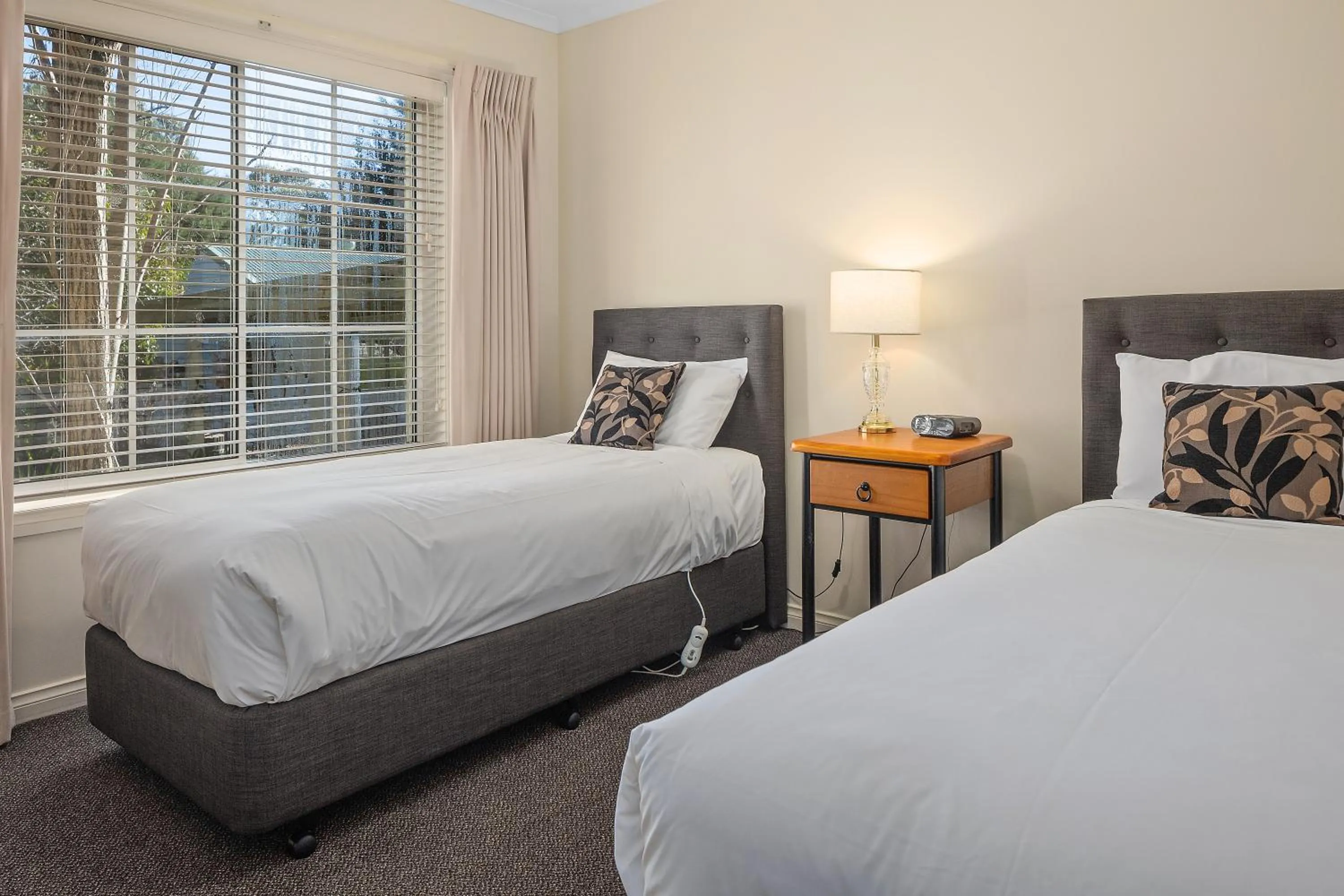 Bedroom, Bed in Yarra Gables