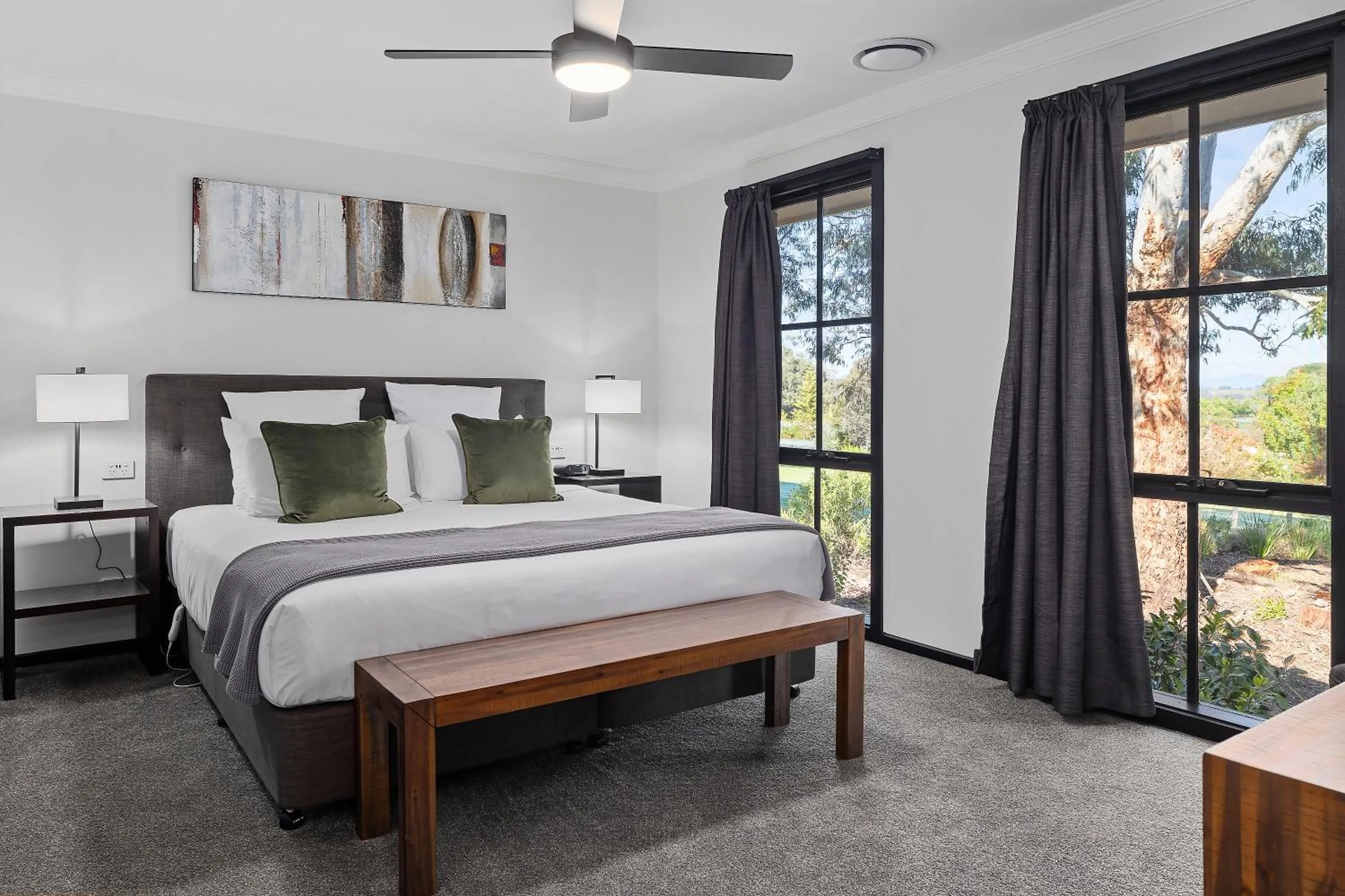 Bedroom, Bed in Yarra Gables