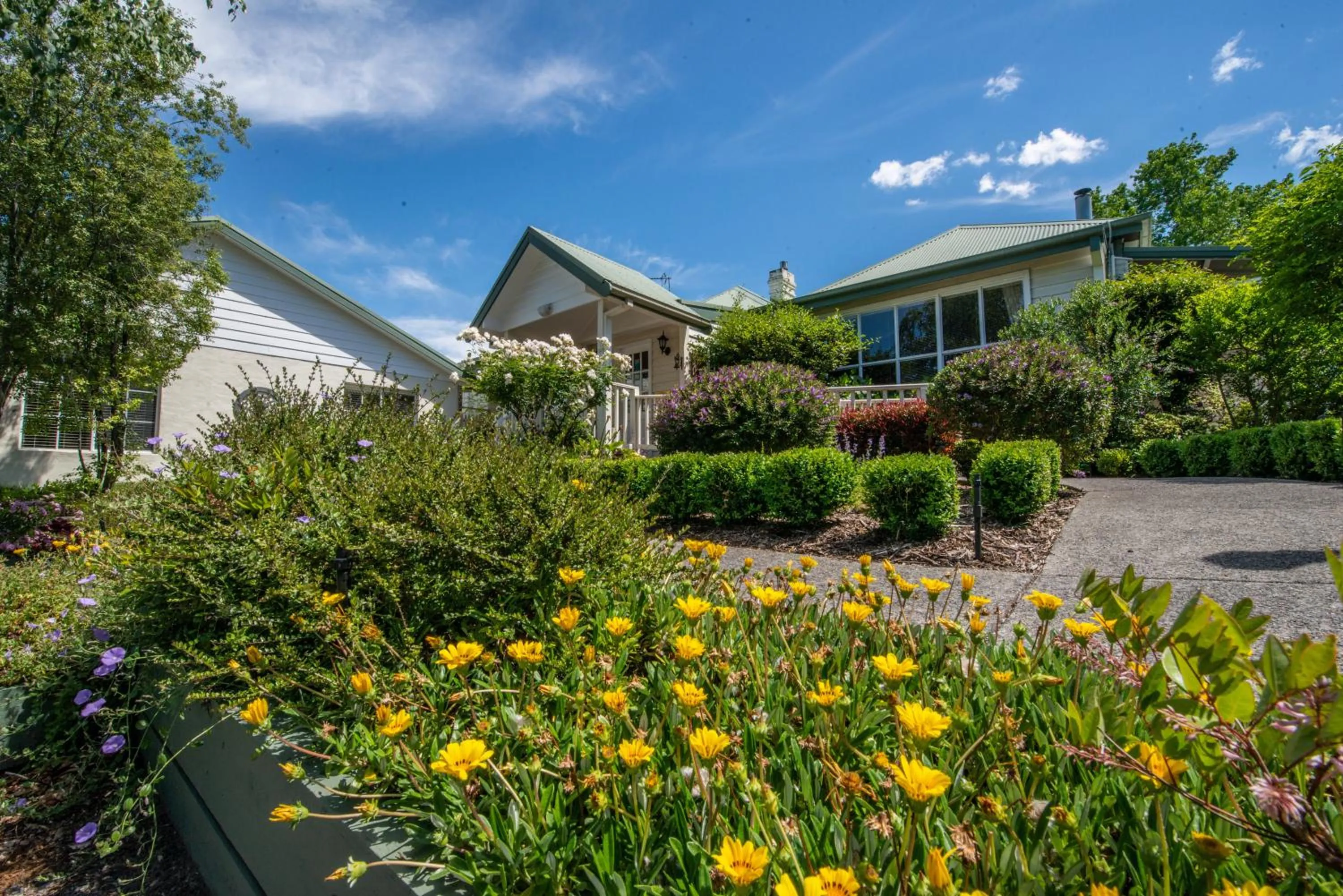 Facade/entrance in Yarra Gables