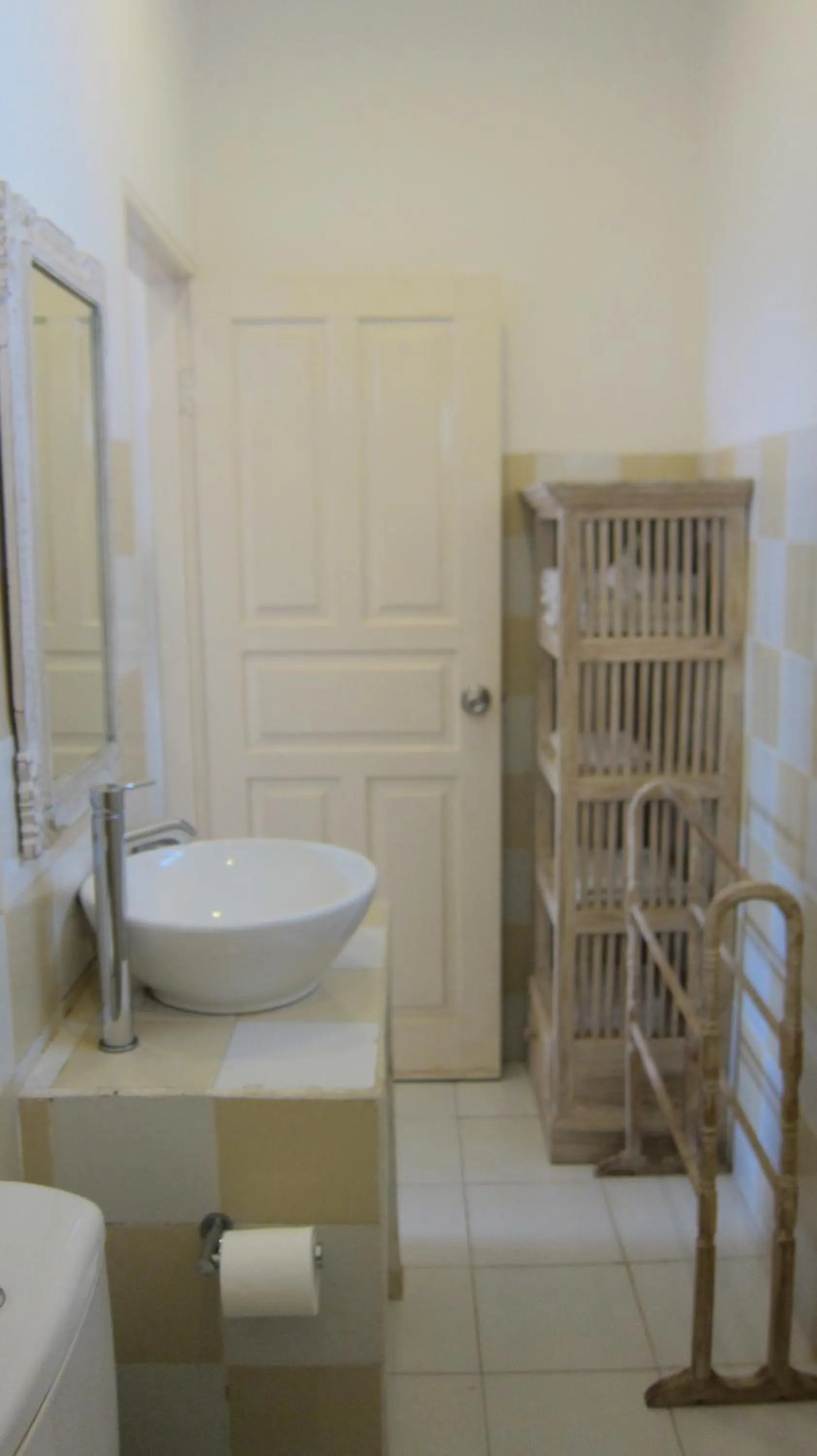 Shower in Scallywags Mango Retreat