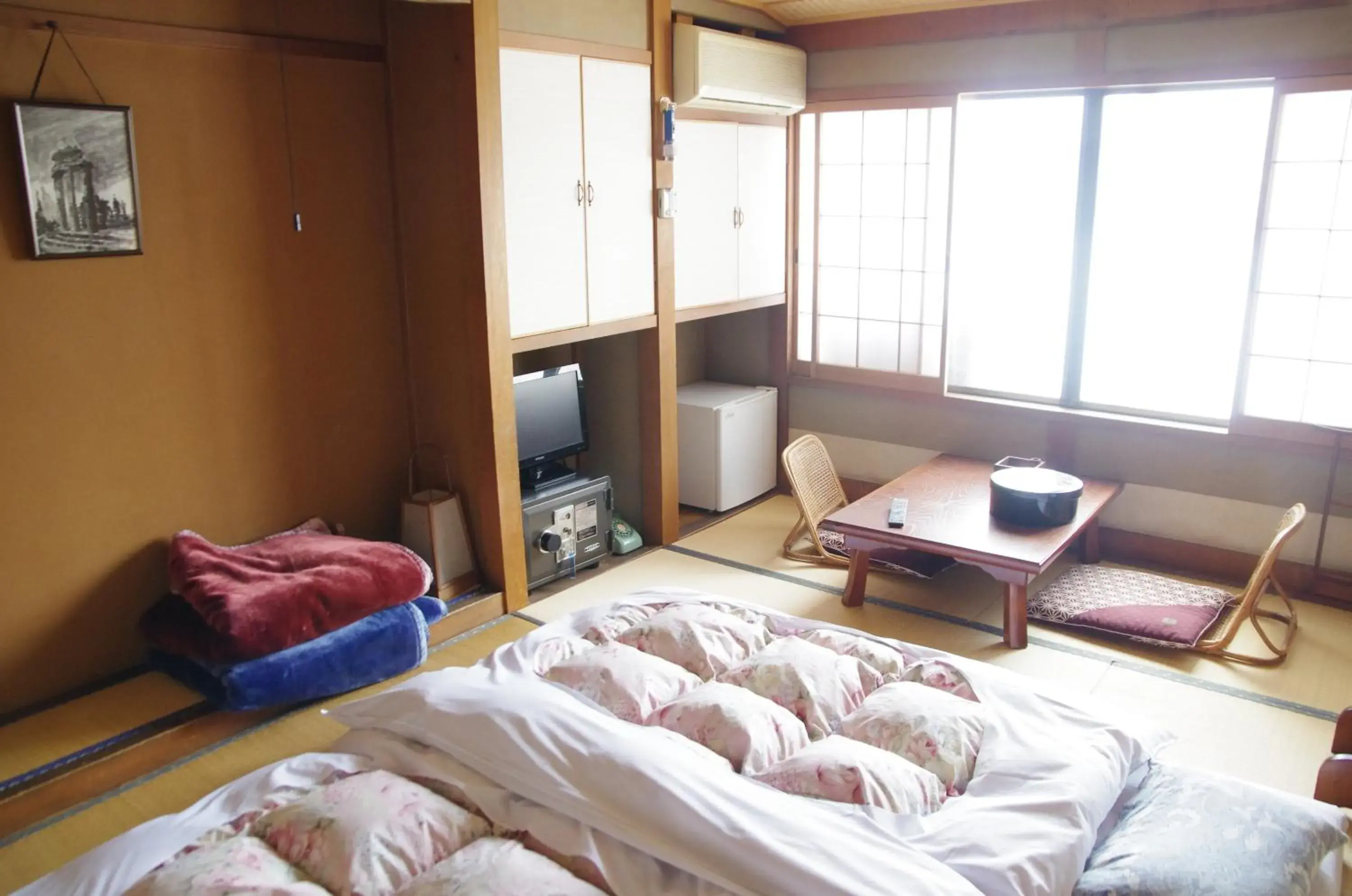 Japanese-Style Standard Room with Shared Bathroom in Ryokan Takayama Japanese-Style Standard Room with Shared Bathroom in Ryokan Takayama