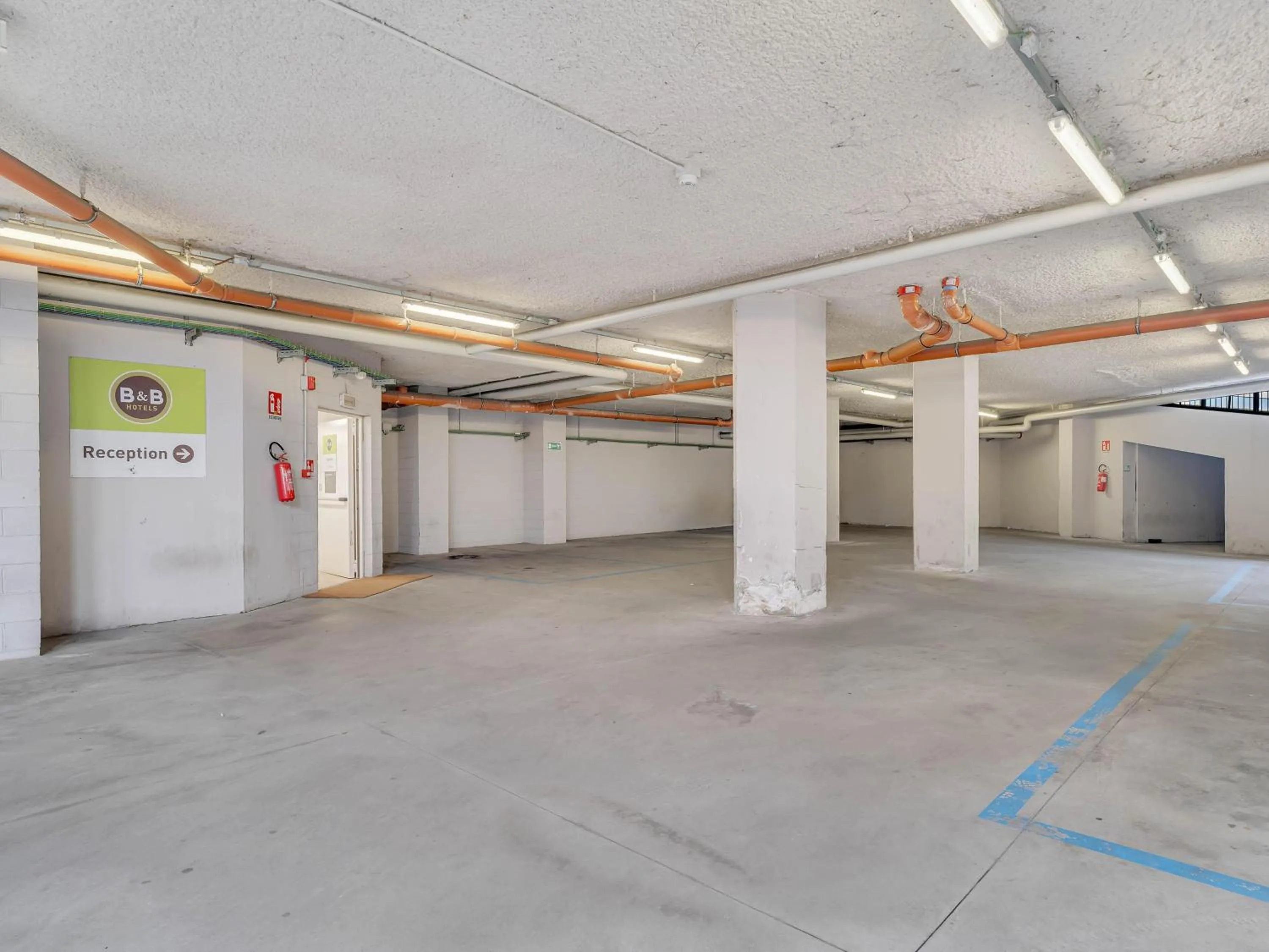 Lobby or reception in B&B Hotel Milano San Siro