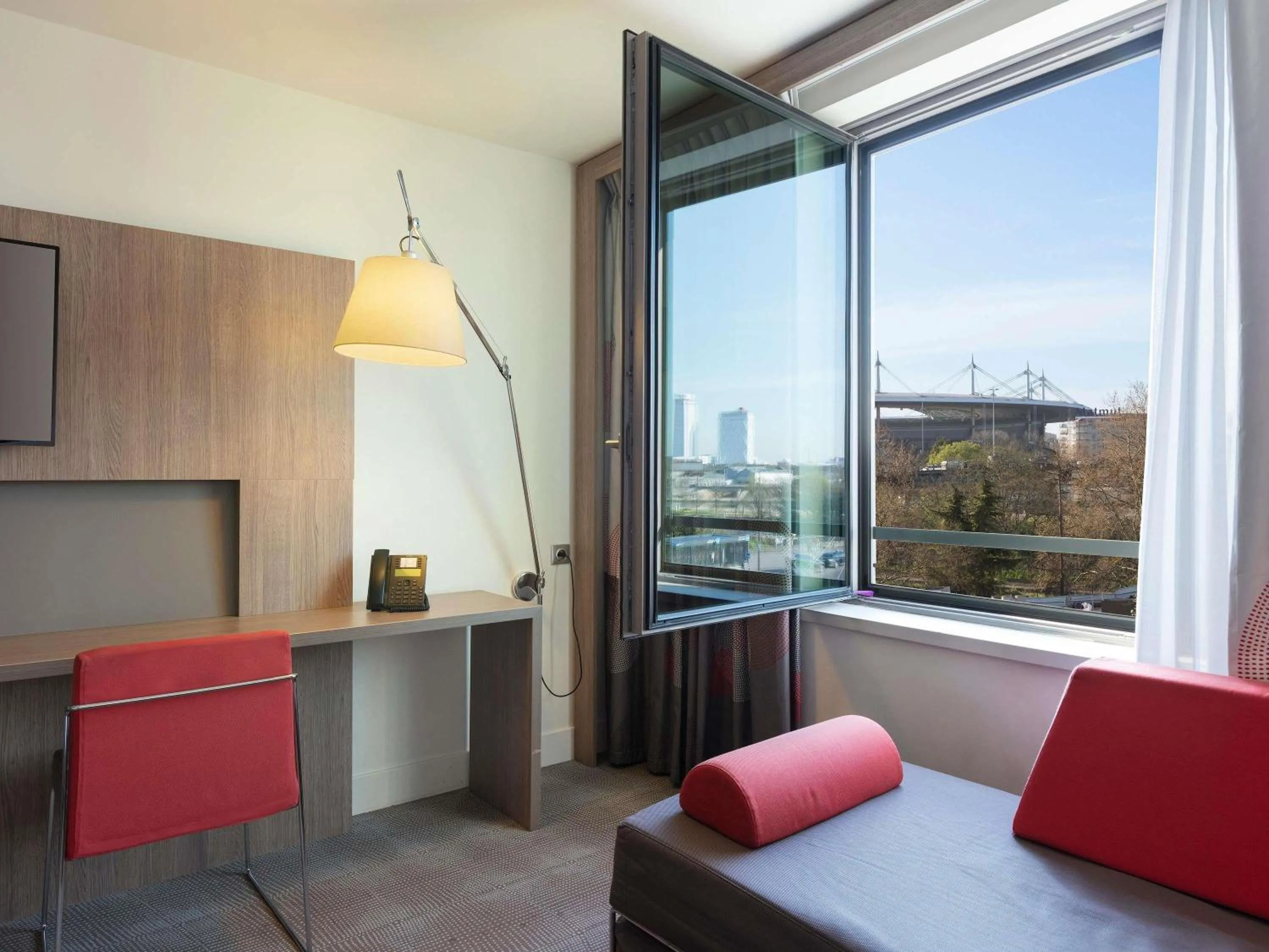 Bedroom in Novotel Paris Saint Denis Stade Basilique