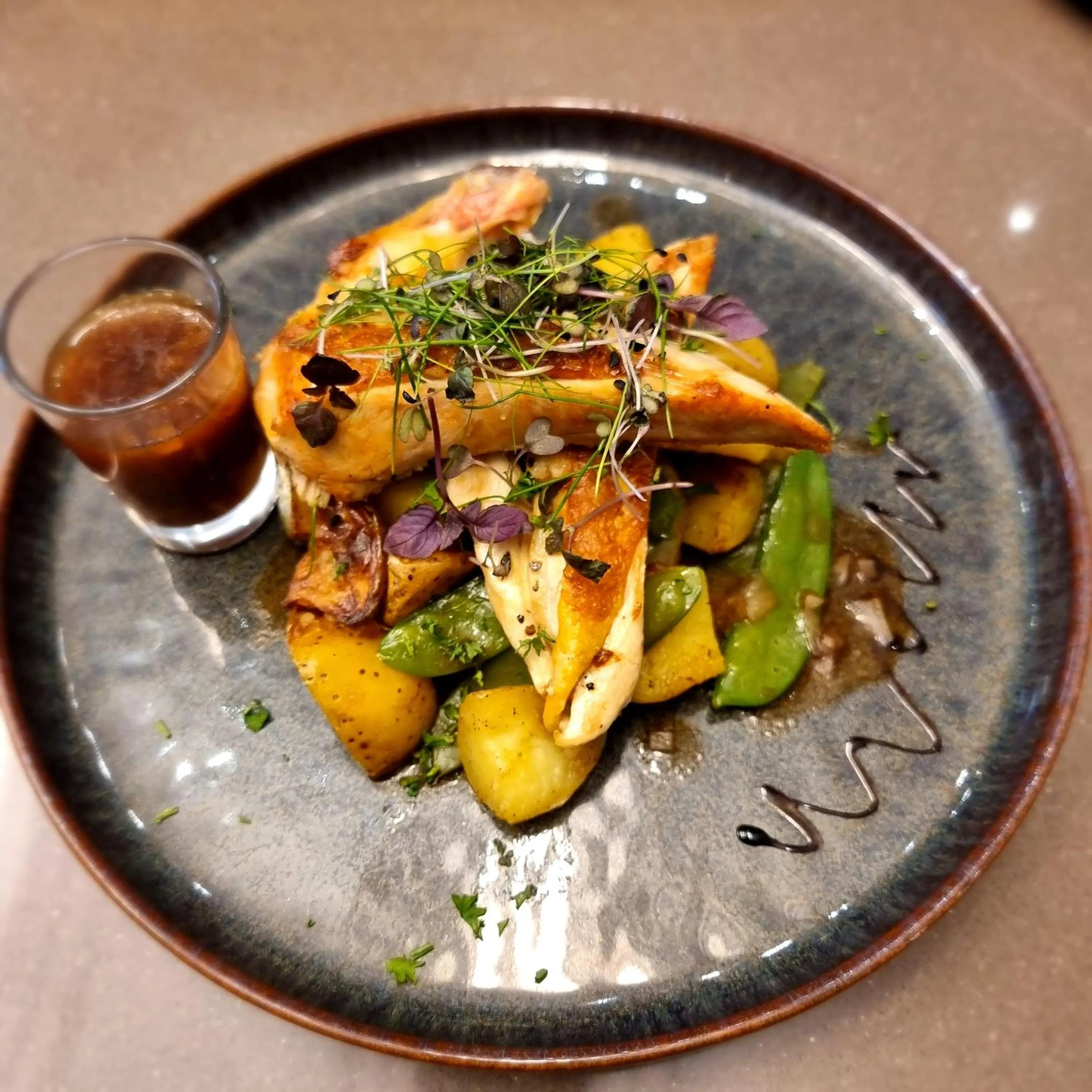 Restaurant/places to eat in Novotel Paris Saint Denis Stade Basilique