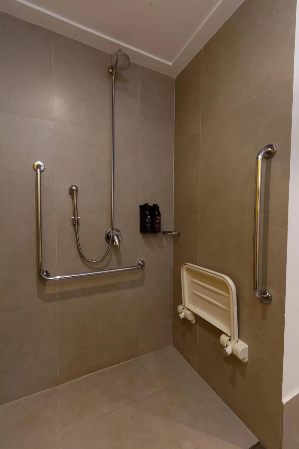 Bathroom in Golden Tower Express Anhembi by Fênix Hotéis