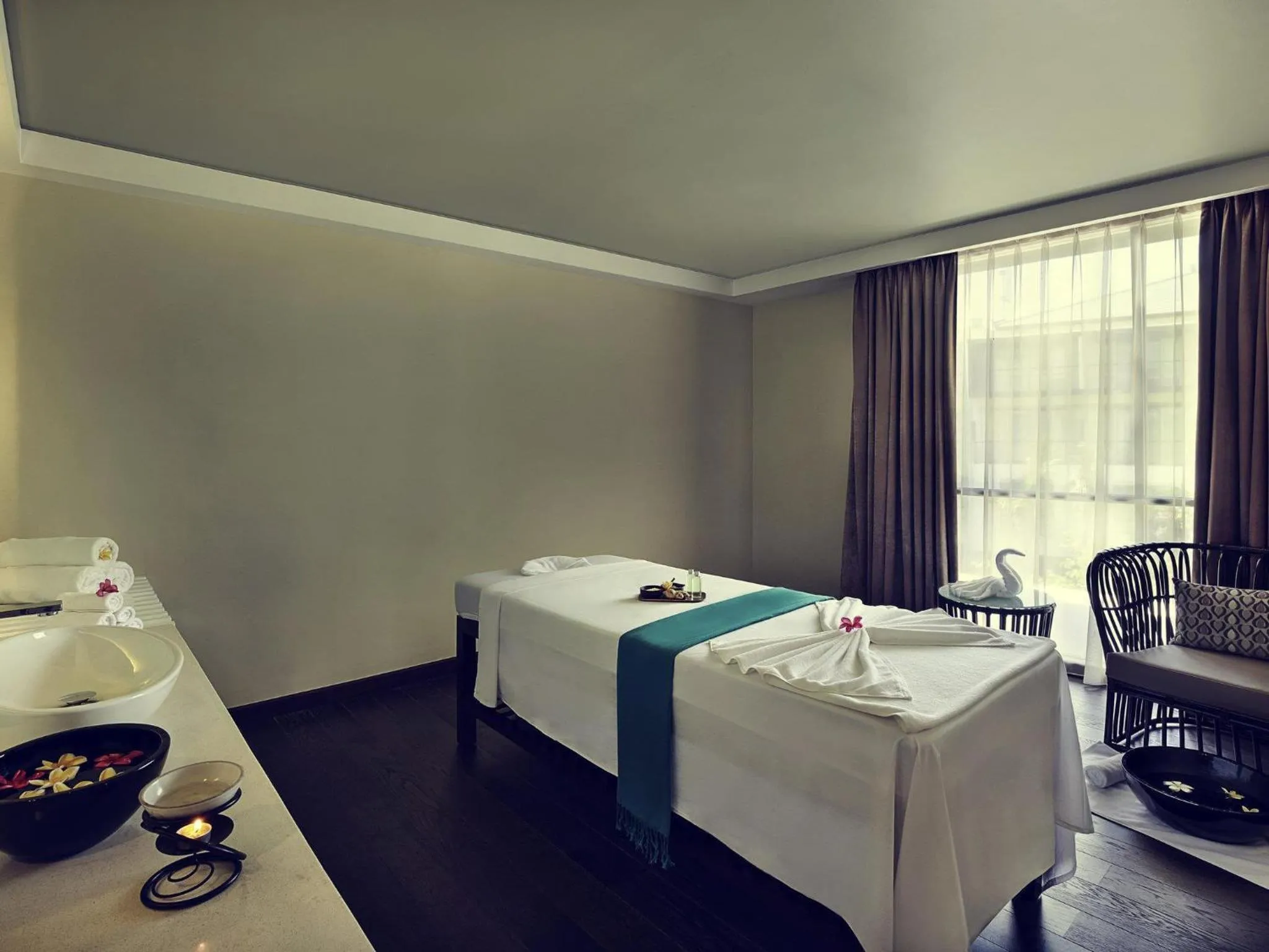 Spa and wellness centre/facilities, Bed in Mercure Bali Legian