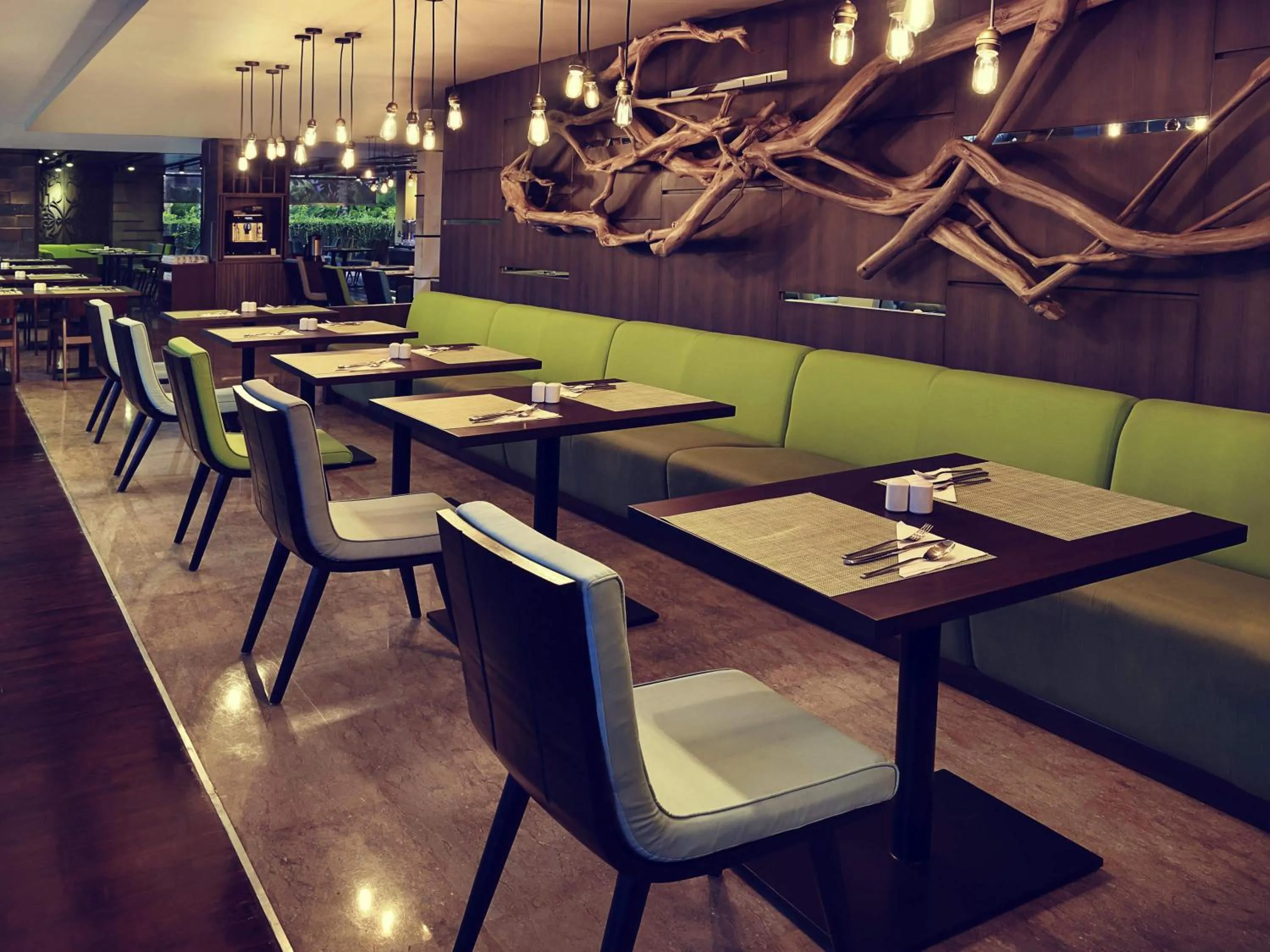 Restaurant/places to eat in Mercure Bali Legian