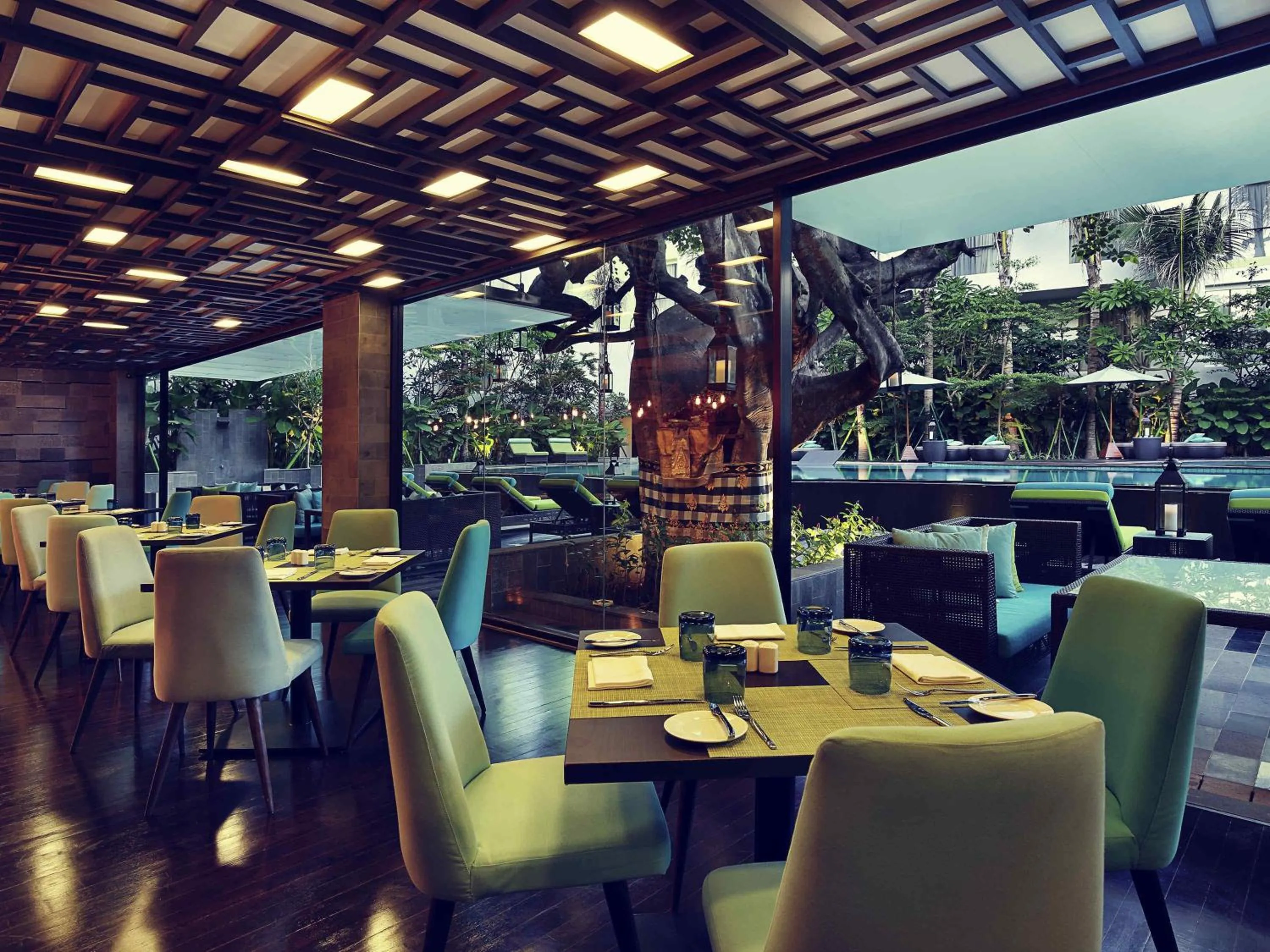 Restaurant/places to eat in Mercure Bali Legian