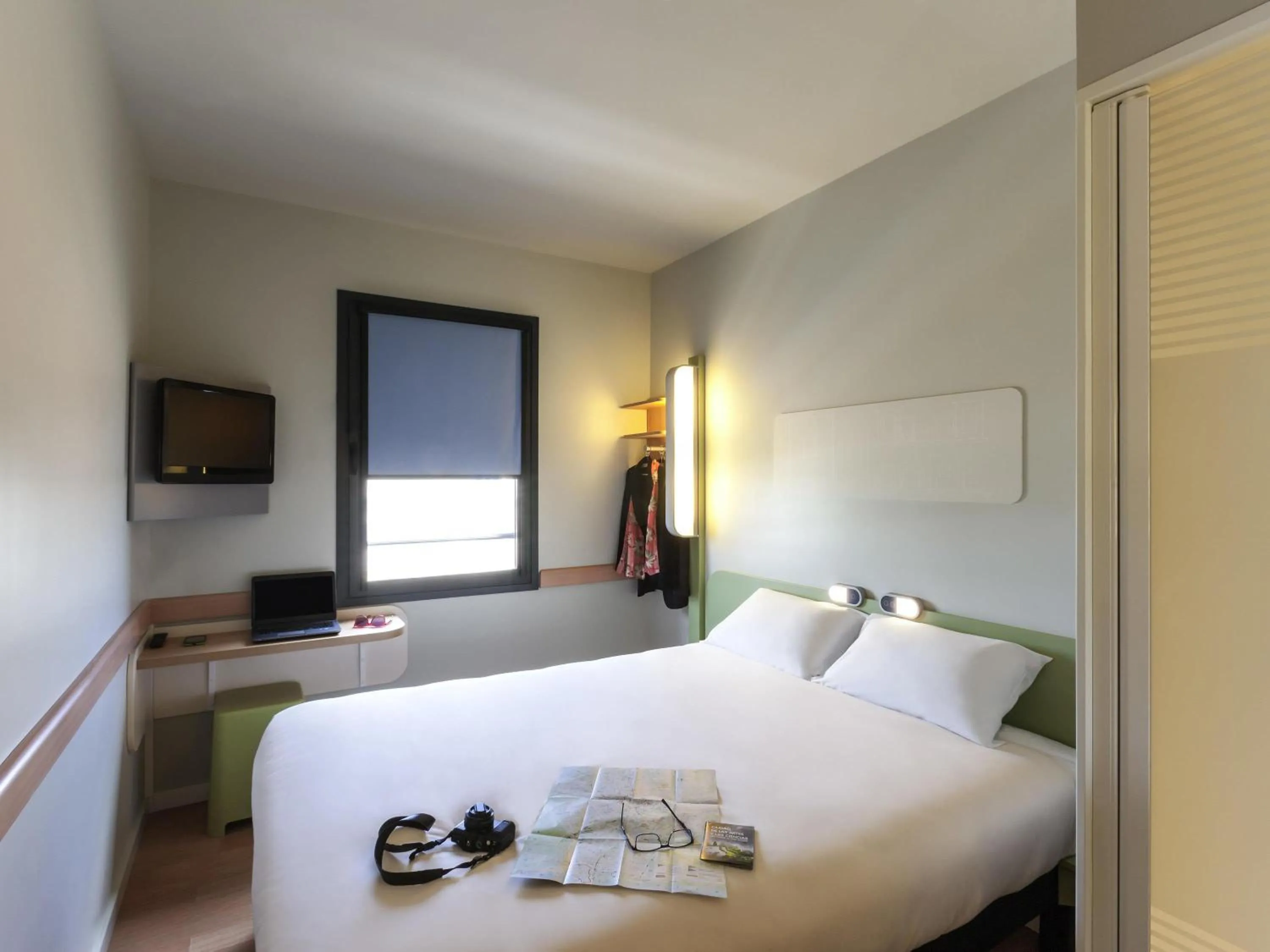 Bedroom, Bed in Ibis Budget Valencia Alcasser