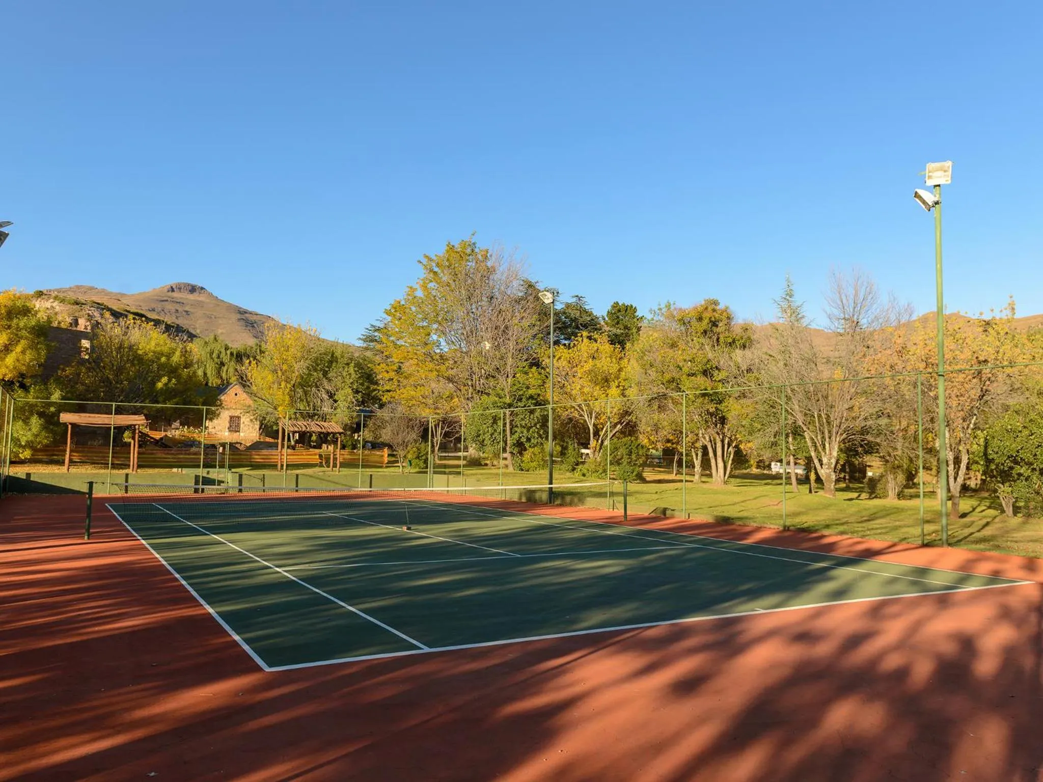Tennis court in Kiara Lodge