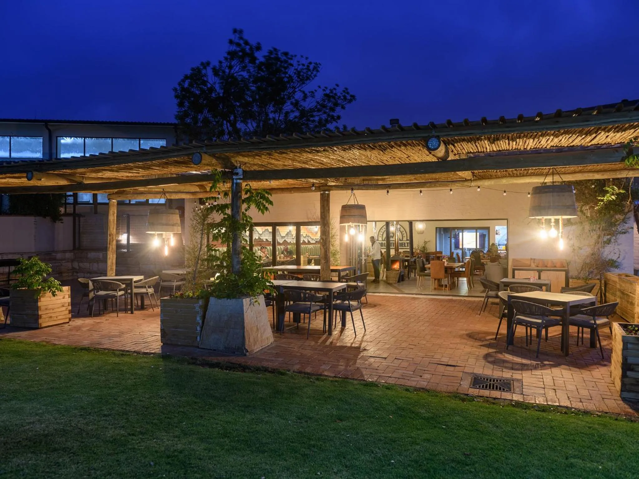 Restaurant/places to eat in Kiara Lodge