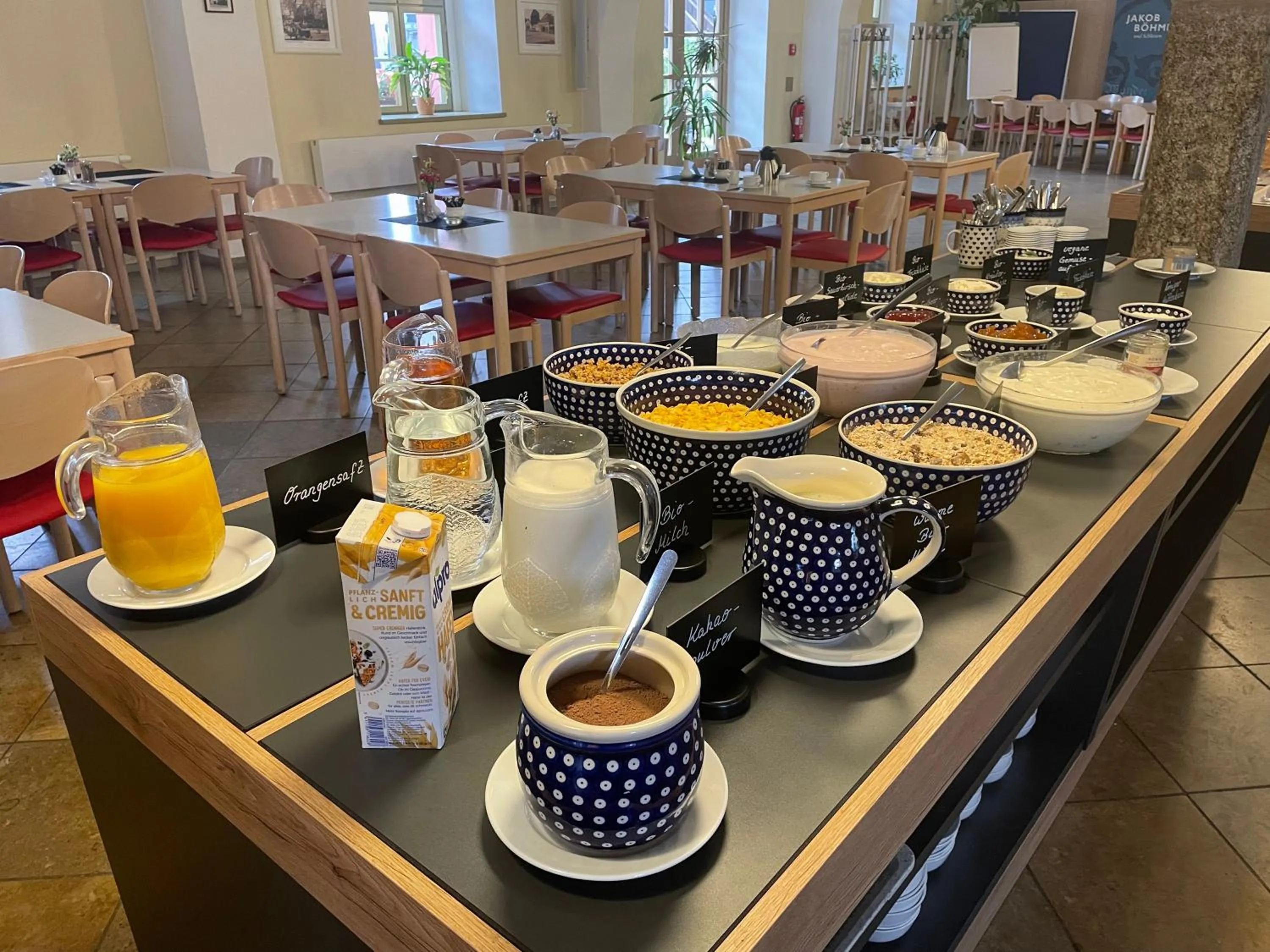 Breakfast in Gästehäuser St. Marienthal