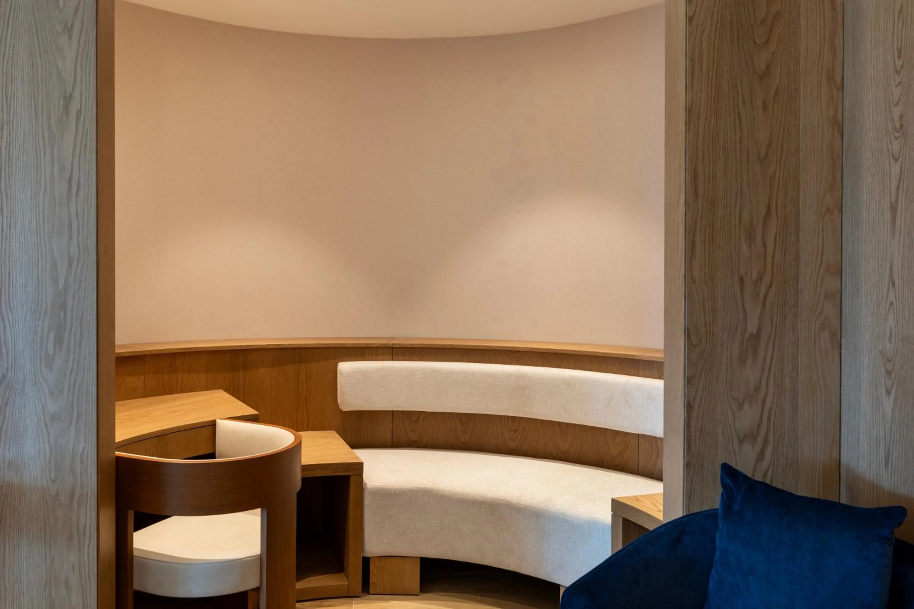 Seating area in Liberty Signa