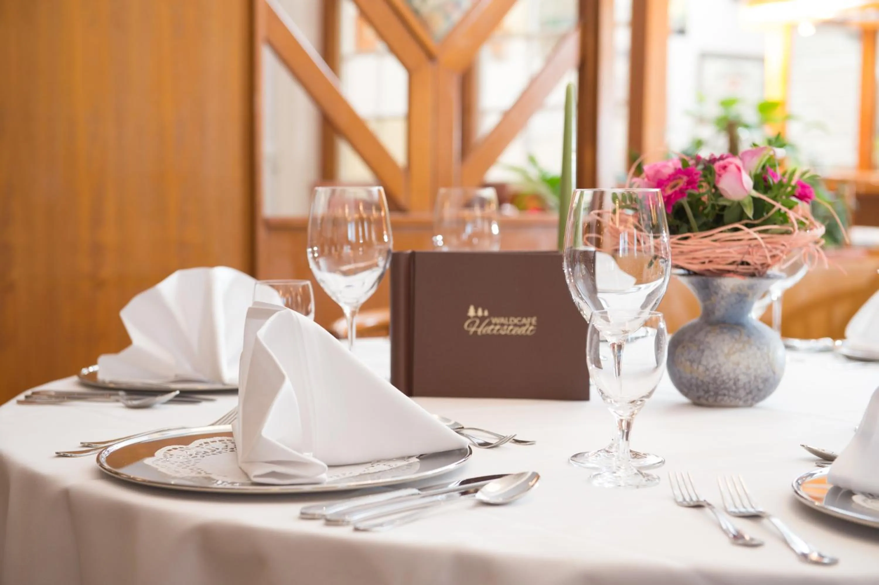 Restaurant/places to eat in Hotel & Restaurant Waldcafe Hettstedt