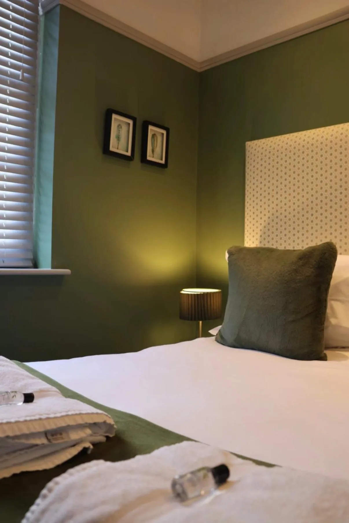 Bed in Crescent Victoria Hotel