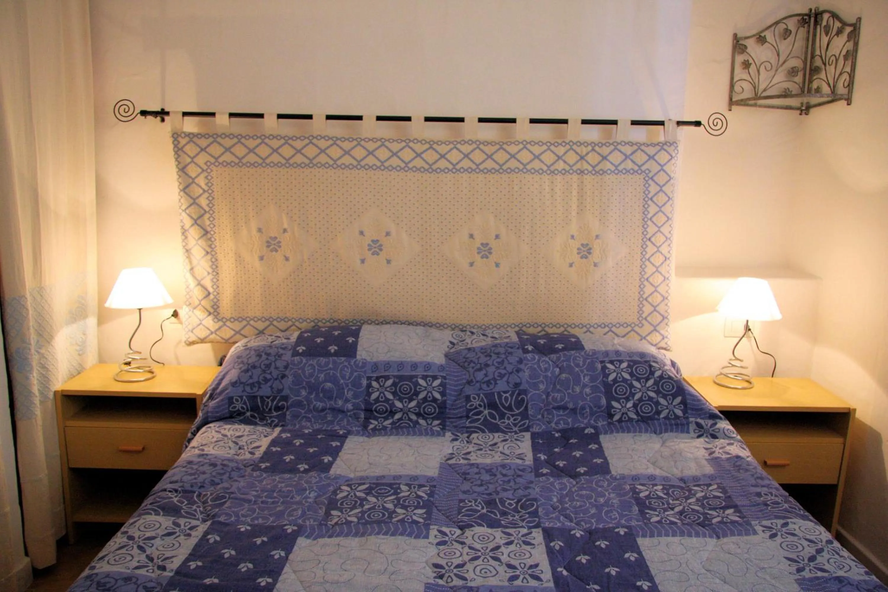 Bedroom, Bed in Sa Fiorida case vacanze