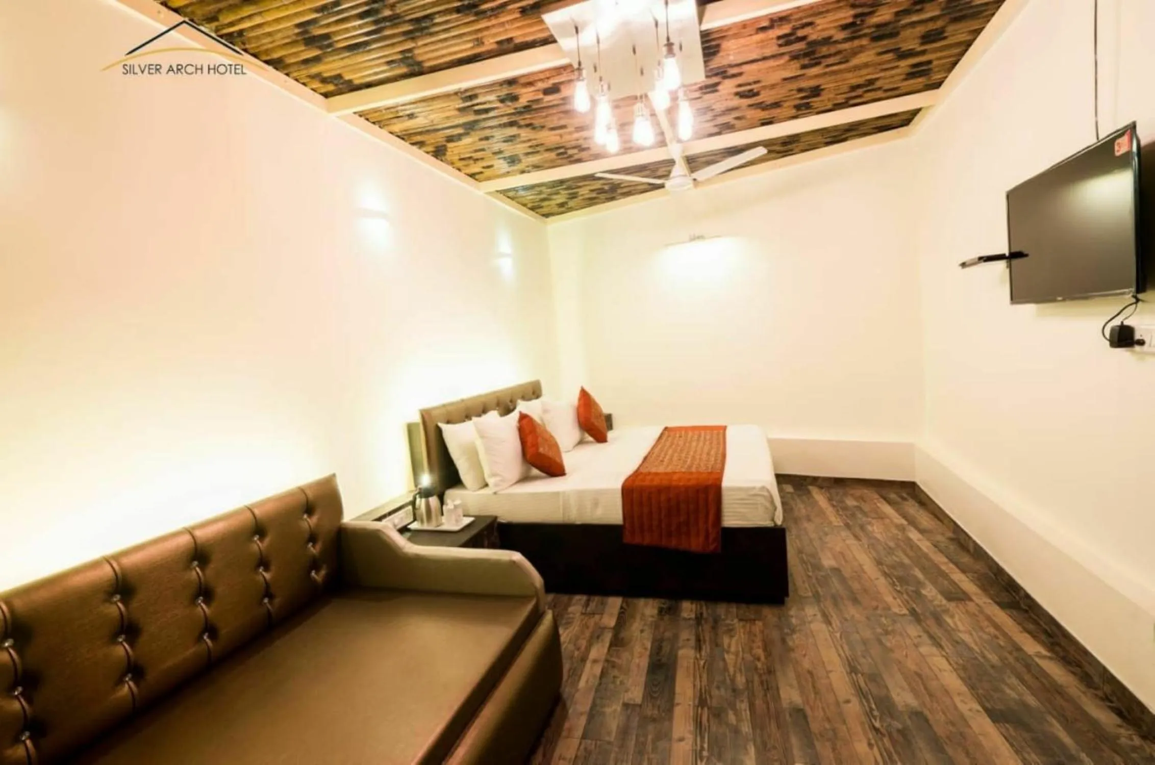 Bed in Comfort Inn Silver Arch Hotel, Mussoorie