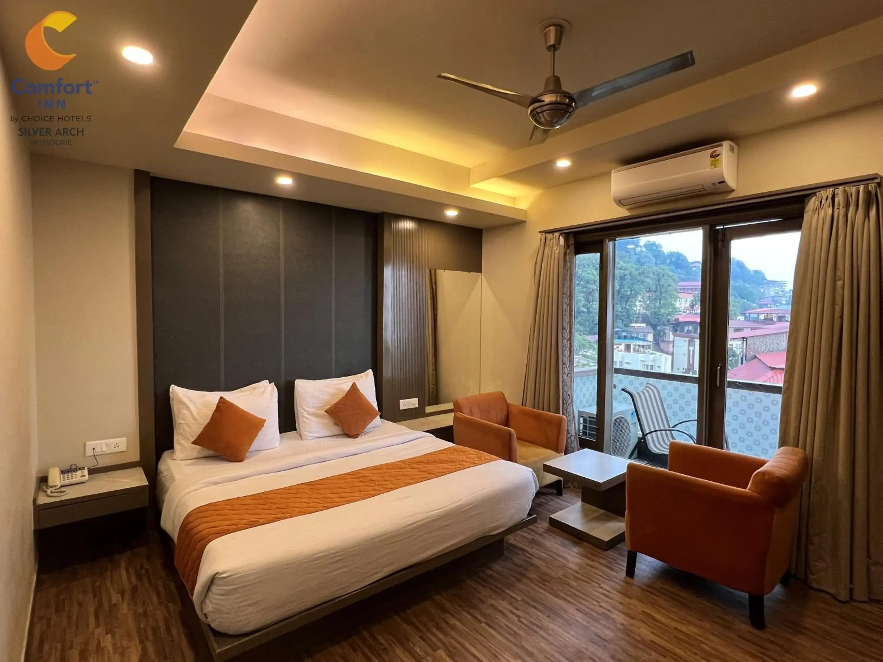 Superior King Room in Comfort Inn Silver Arch Hotel, Mussoorie Superior King Room in Comfort Inn Silver Arch Hotel, Mussoorie