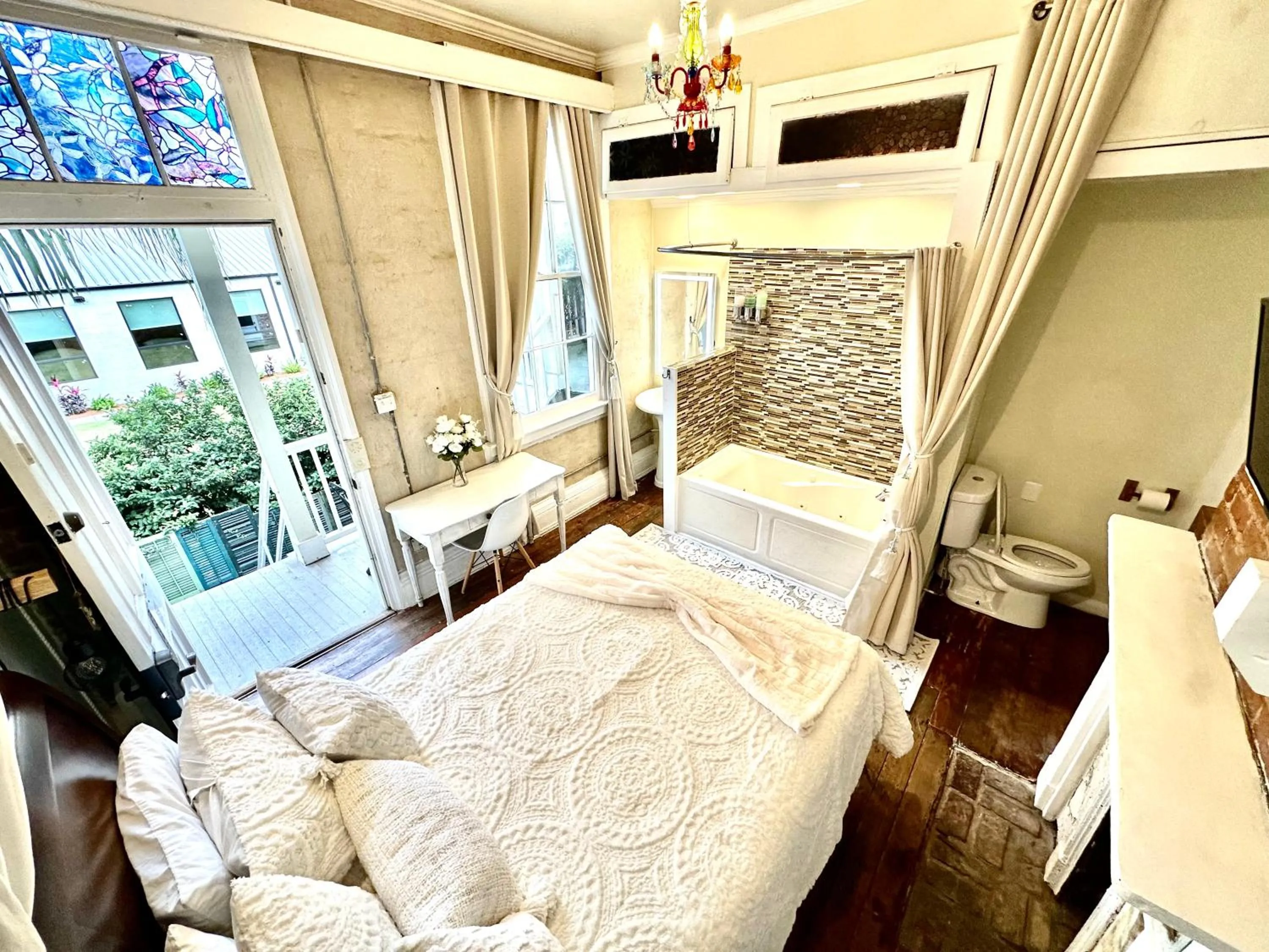 Bed in Fleur De Lis Mansion