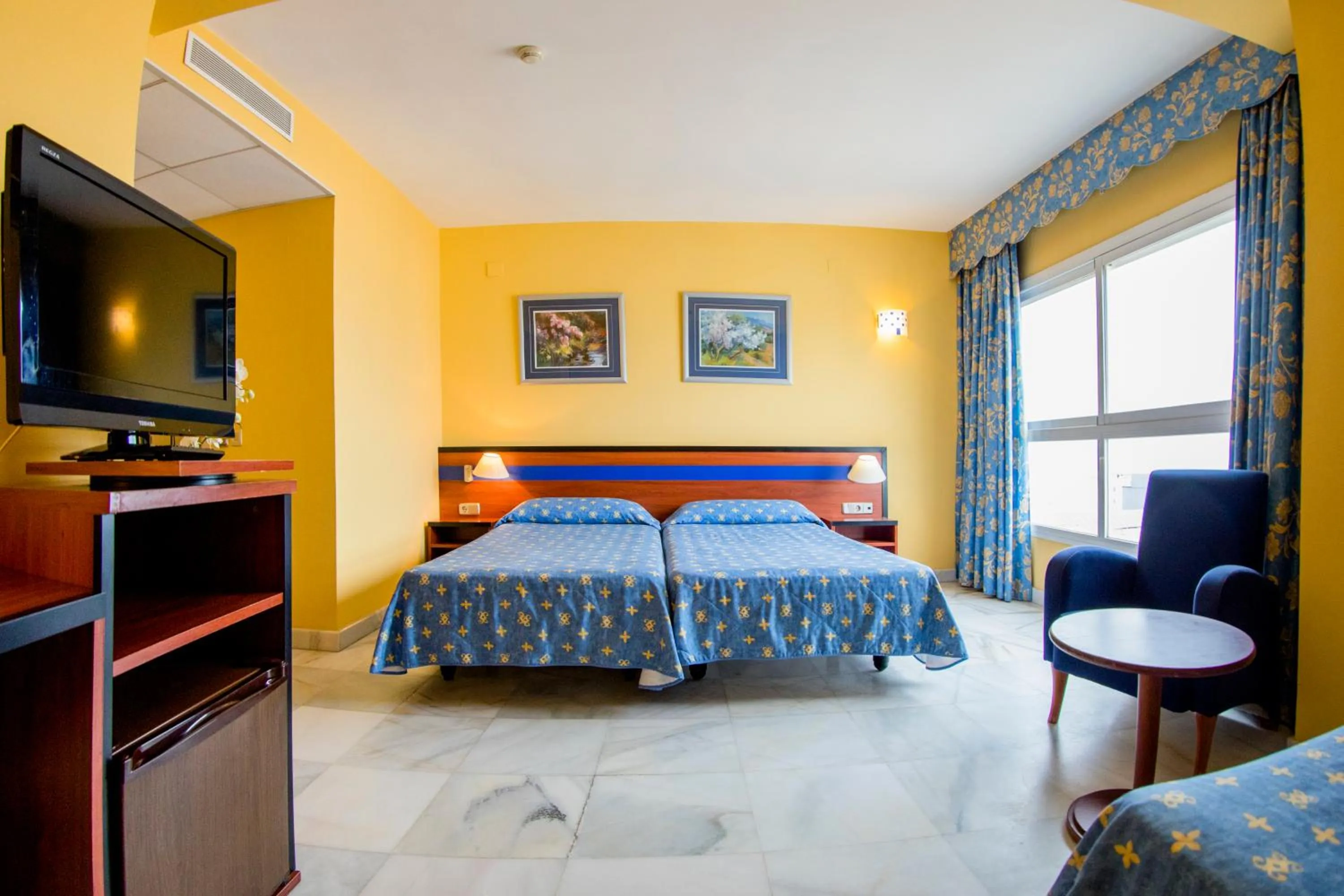 Bed in Hotel Biarritz