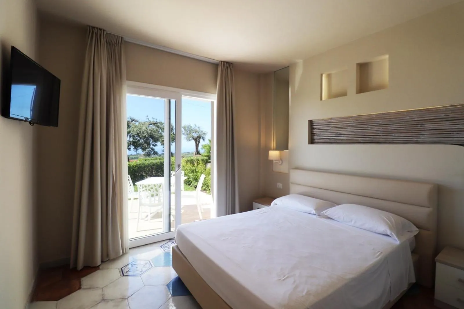 Bed in Borgo San Cosmo Tropea