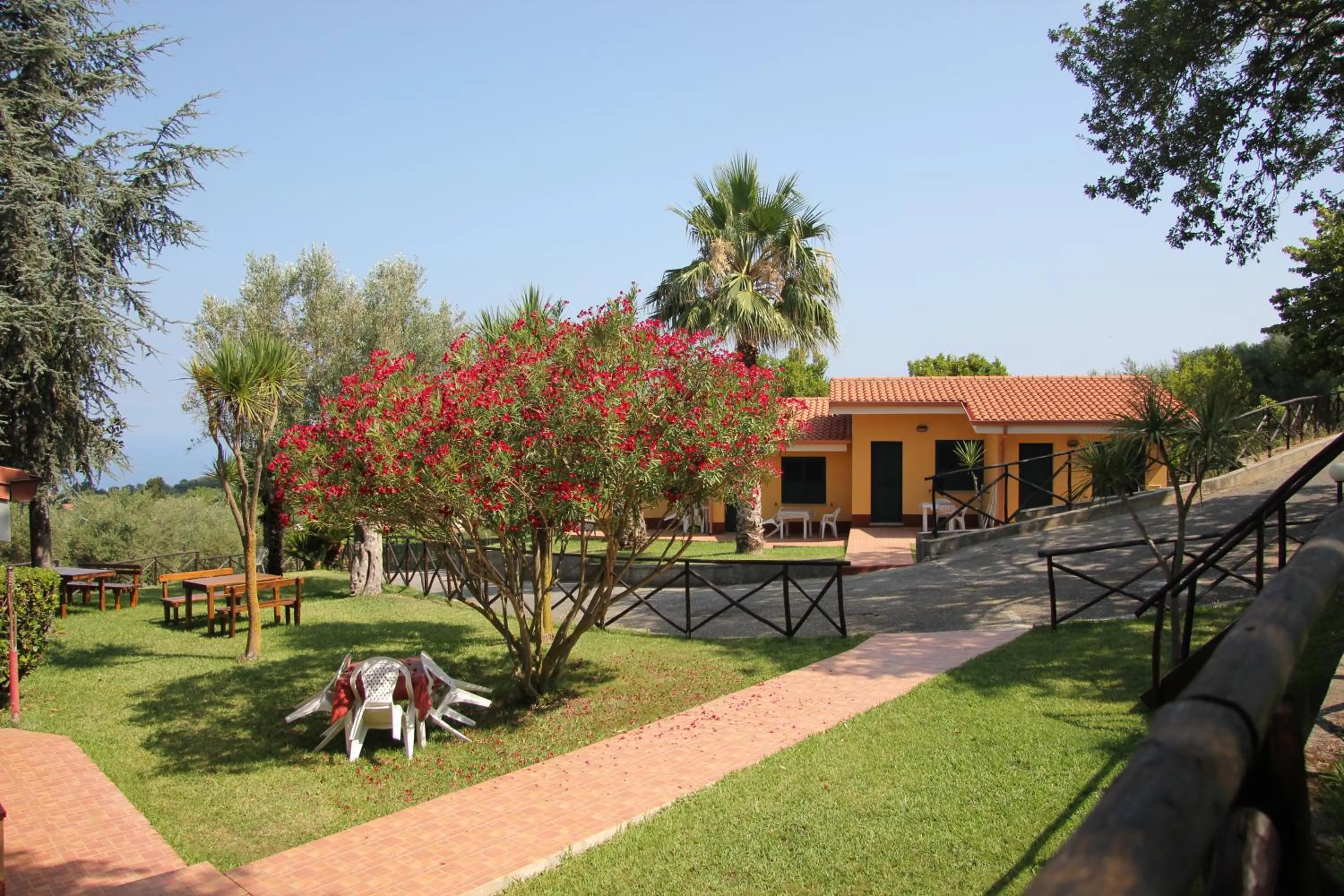 Garden view in Borgo San Cosmo Tropea
