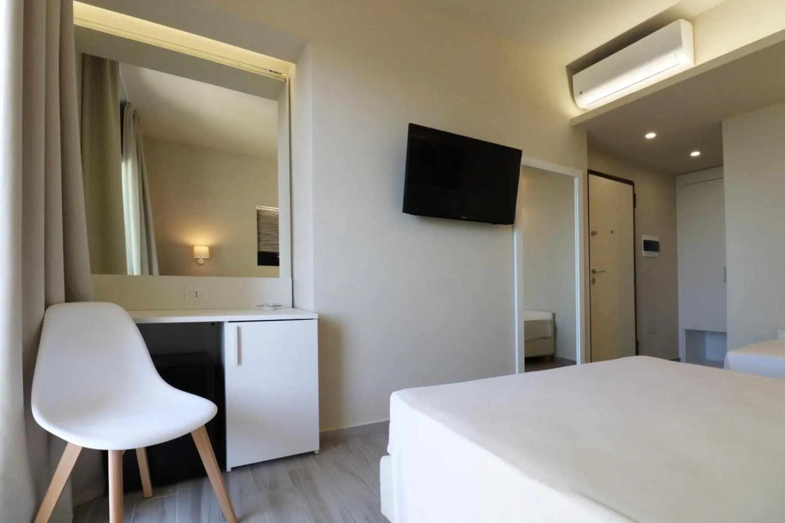 TV and multimedia, Bed in Borgo San Cosmo Tropea