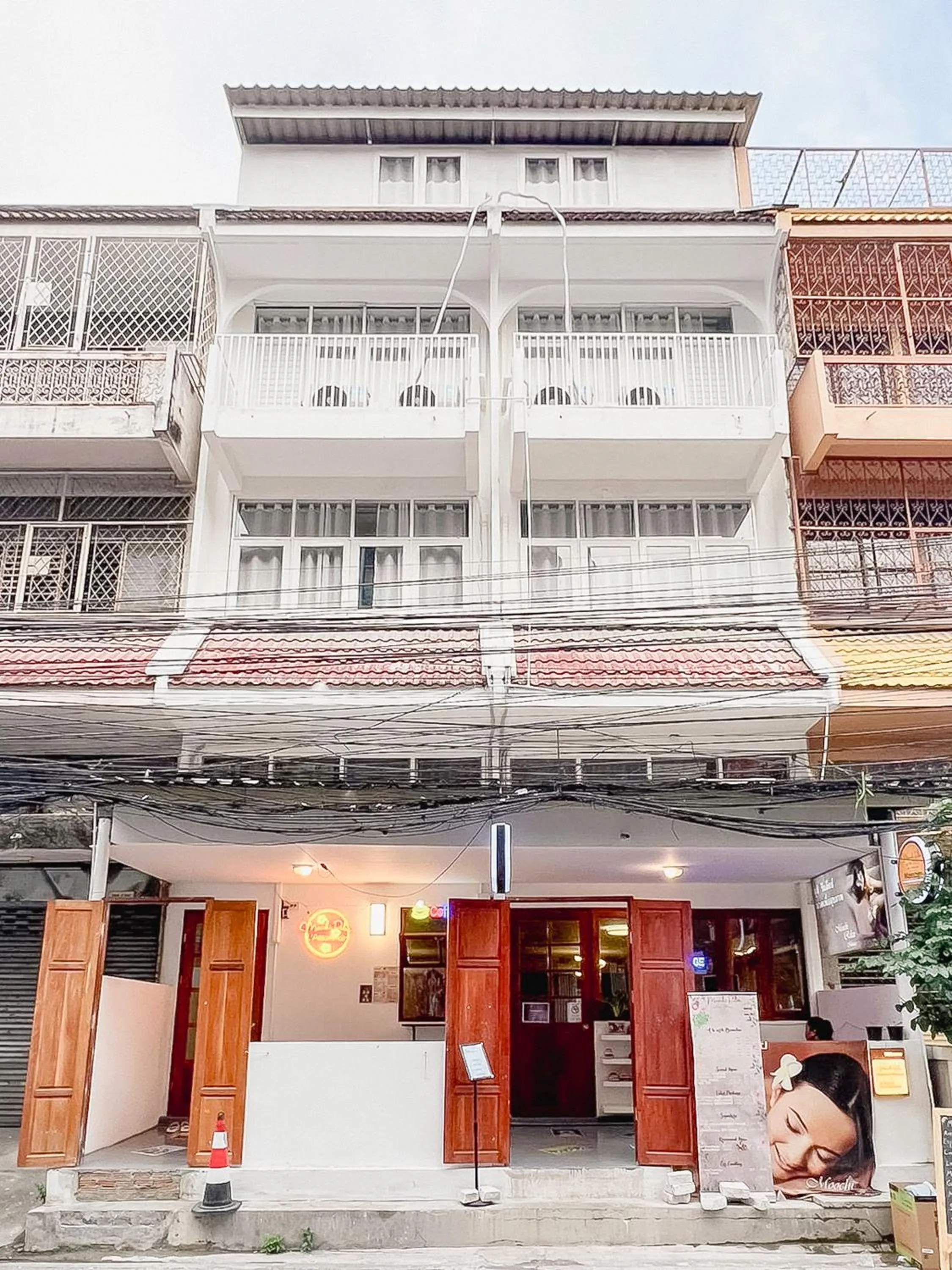 Property building in Moochi Relax L'Assommior