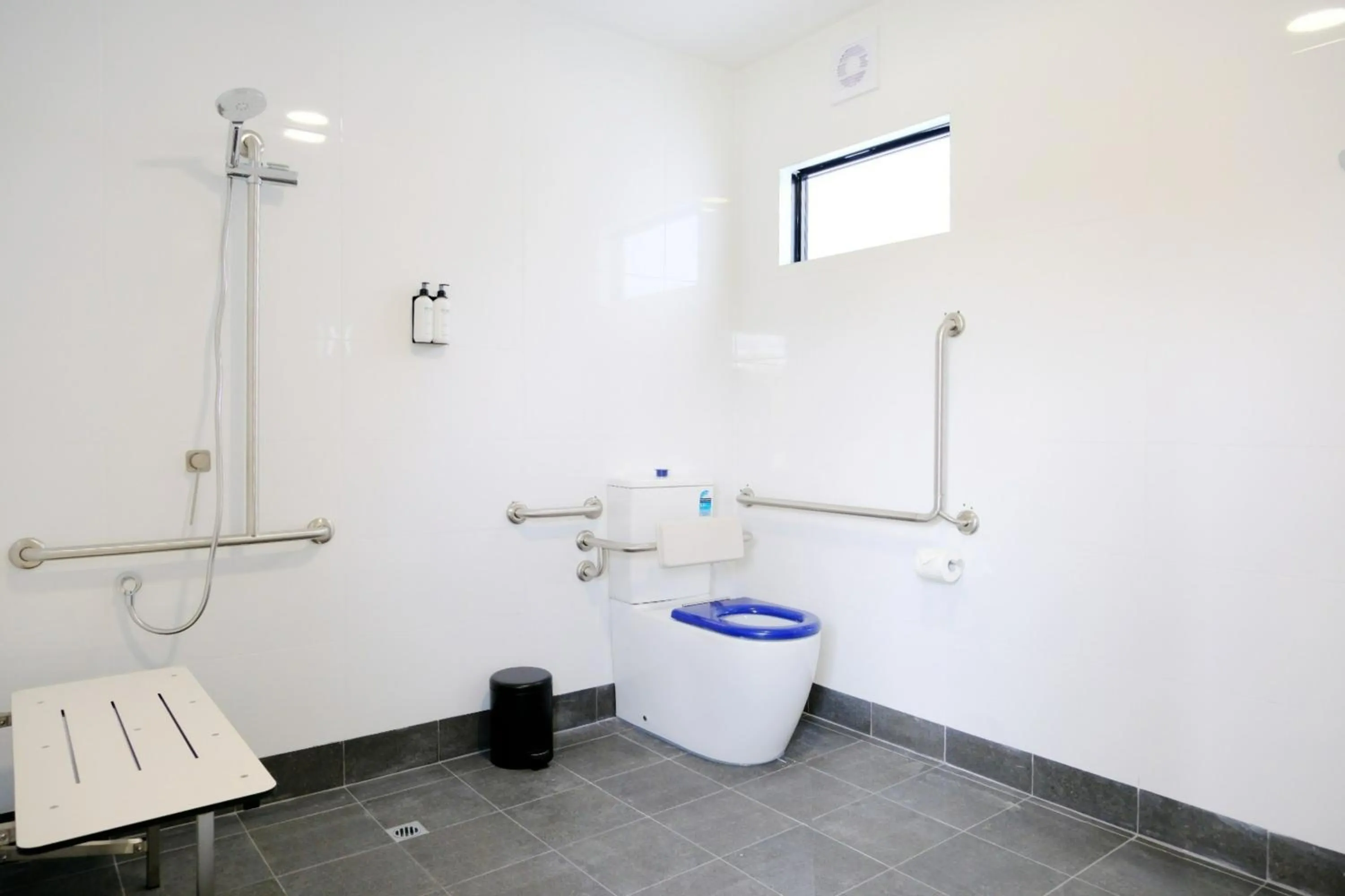 Bathroom in Gallery Hotel Manjimup