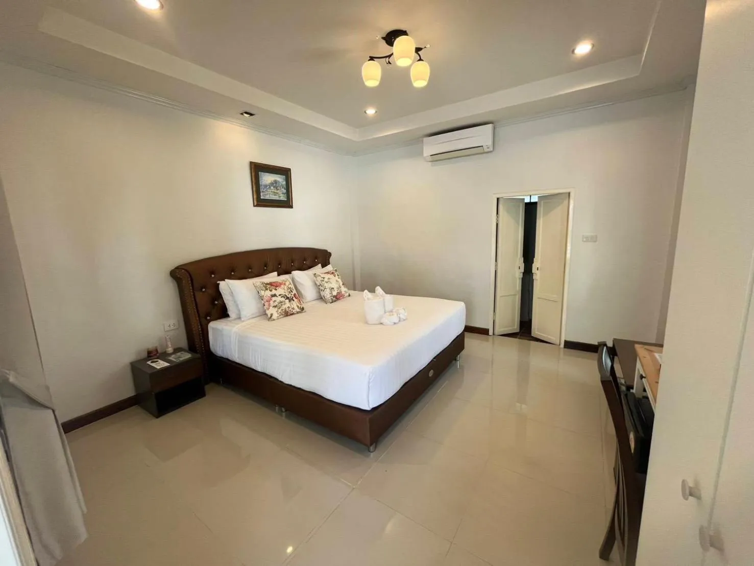 Bed in Kenikar Raintree Resort Chumphon