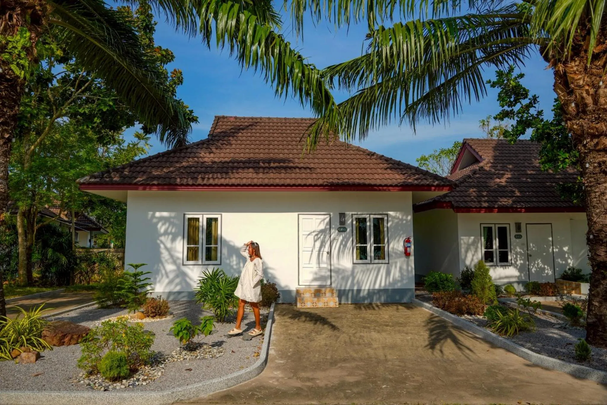 Property building in Kenikar Raintree Residence Hotel