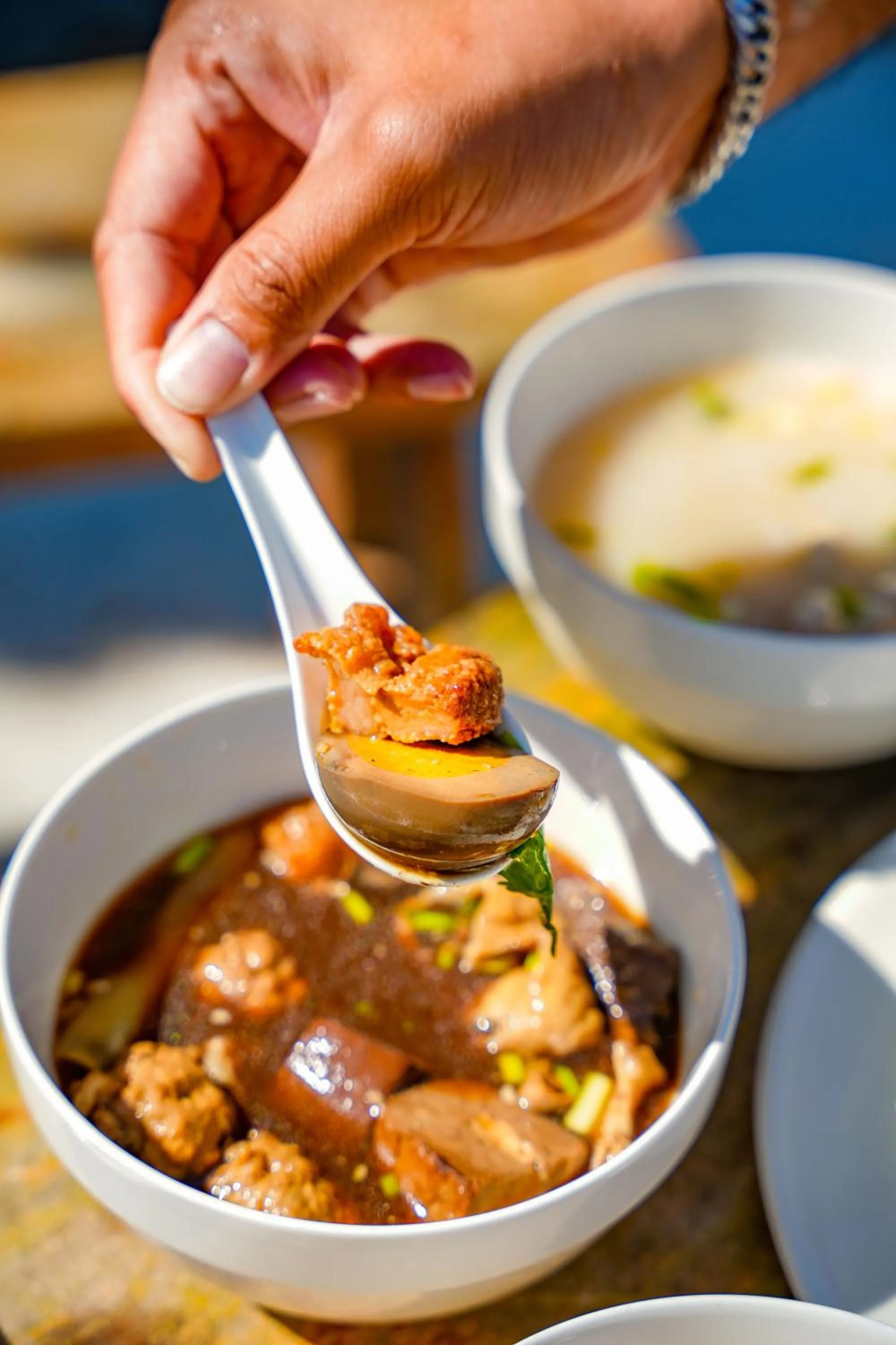 Restaurant/places to eat in Kenikar Raintree Residence Hotel