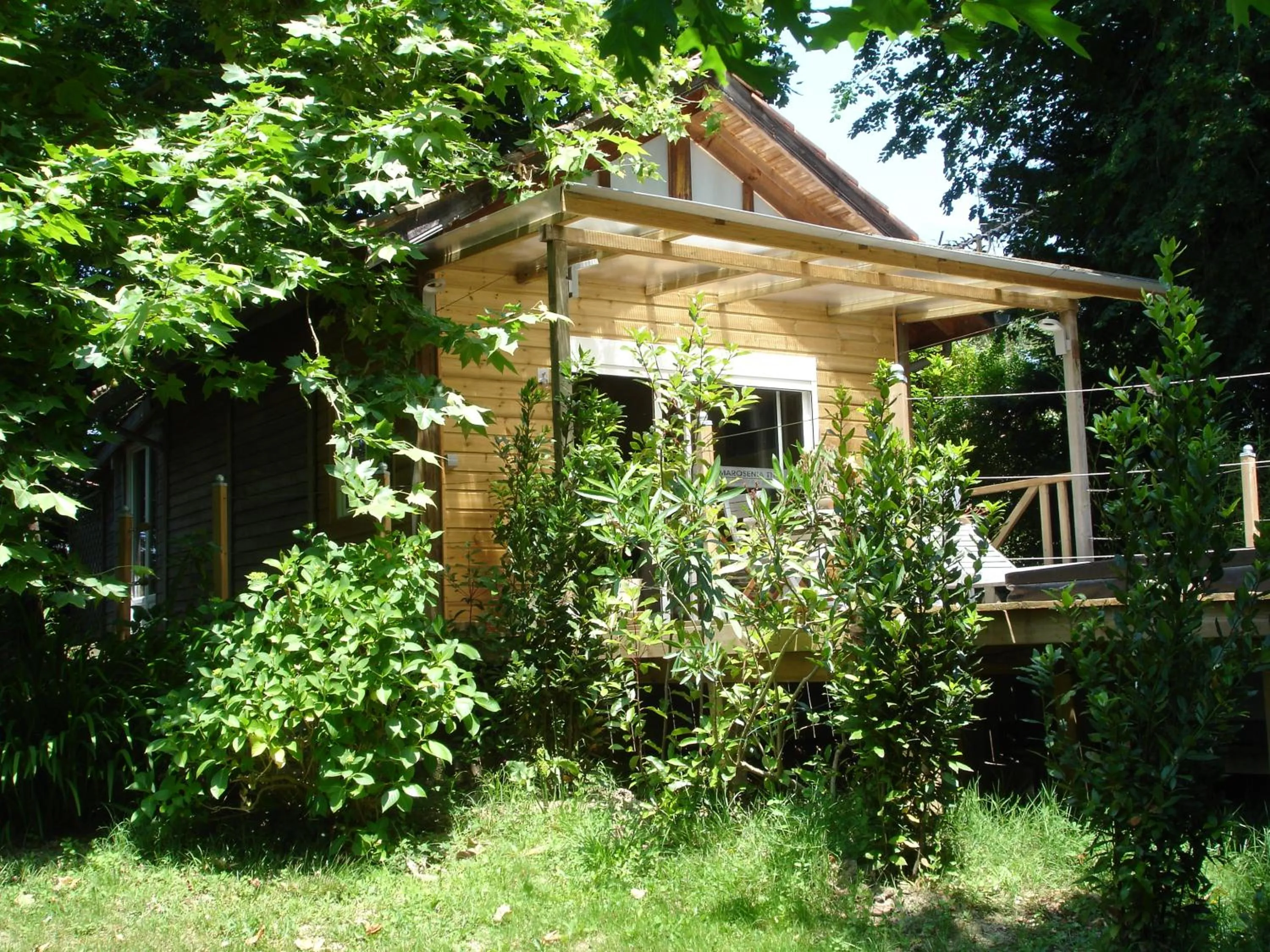 Facade/entrance in MAROSENIA TTIKI - Cabanes et Spa