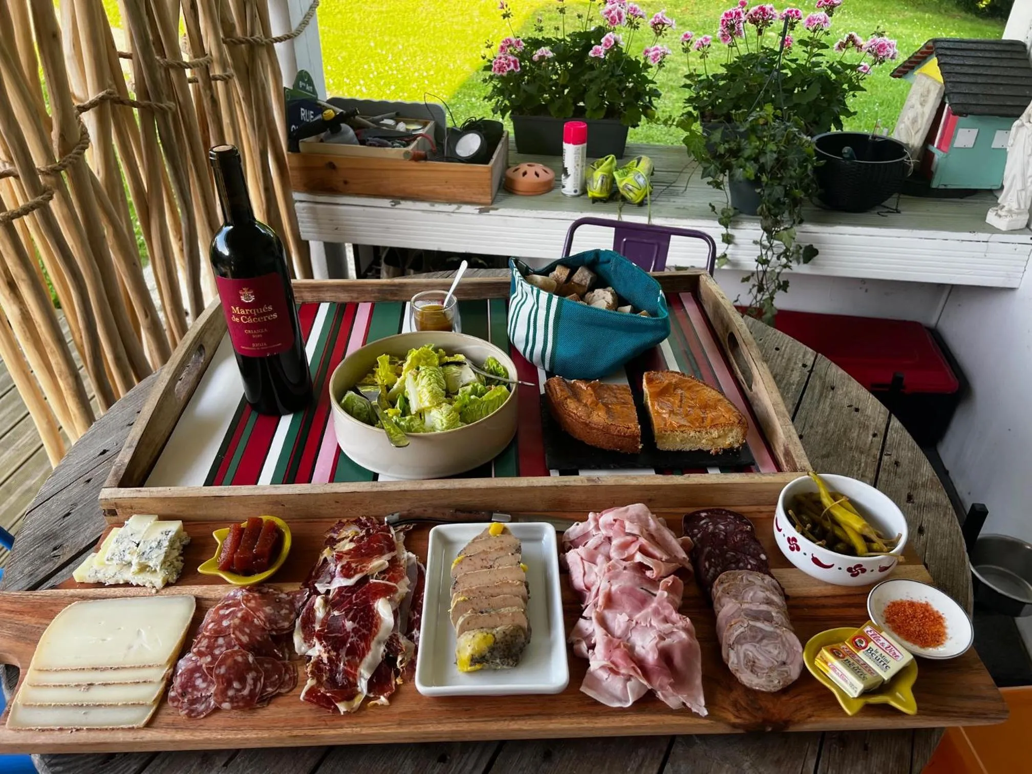 Meals in MAROSENIA TTIKI - Cabanes et Spa