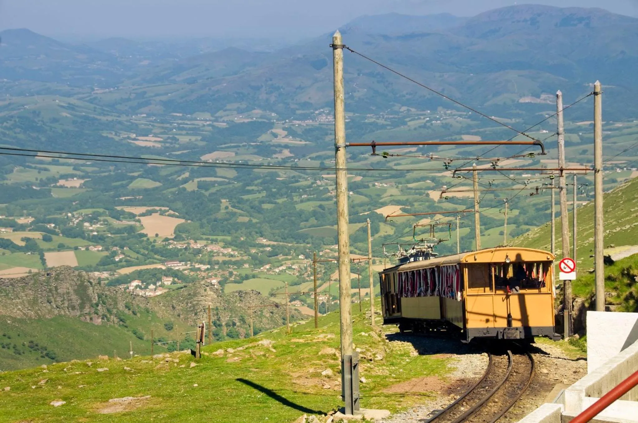 Mountain view in MAROSENIA TTIKI - Cabanes et Spa