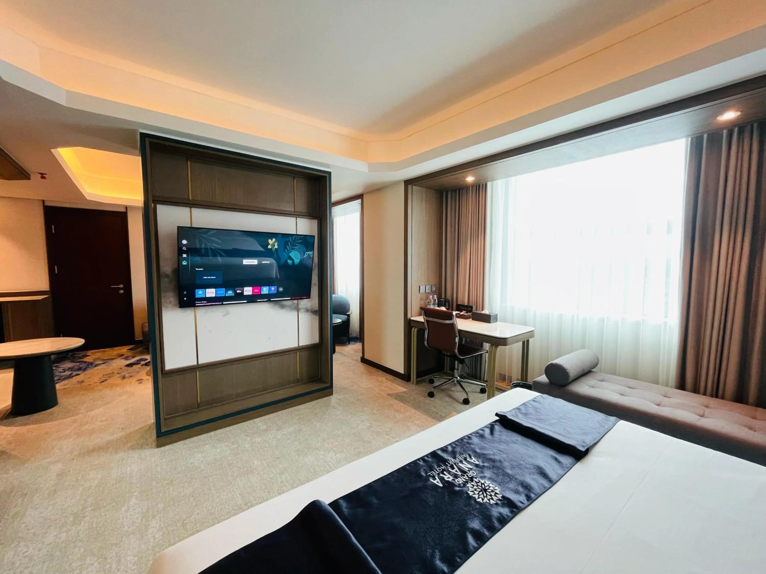 Bedroom, Bed in Grand Anara Airport Hotel