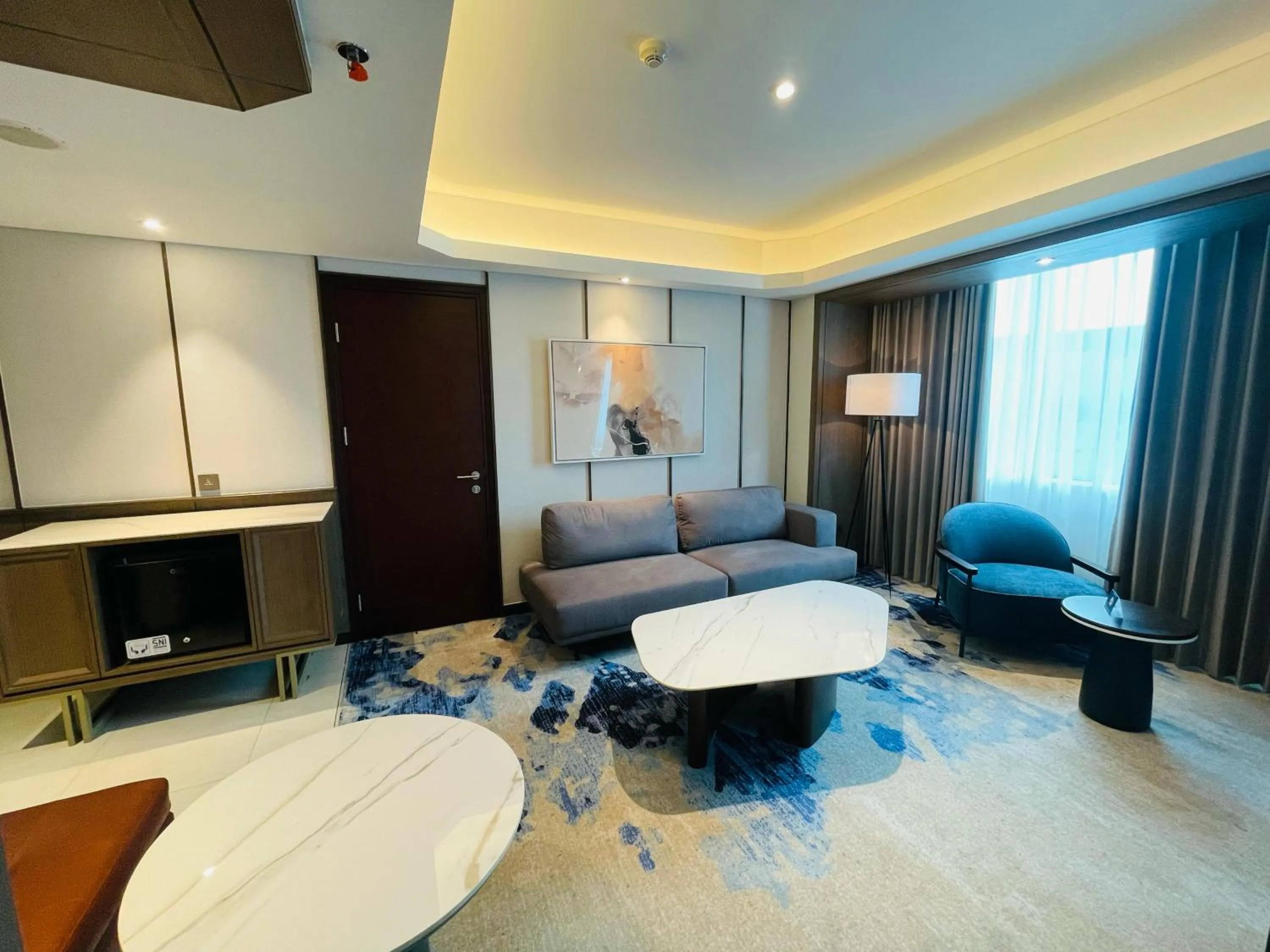 Living room in Grand Anara Airport Hotel