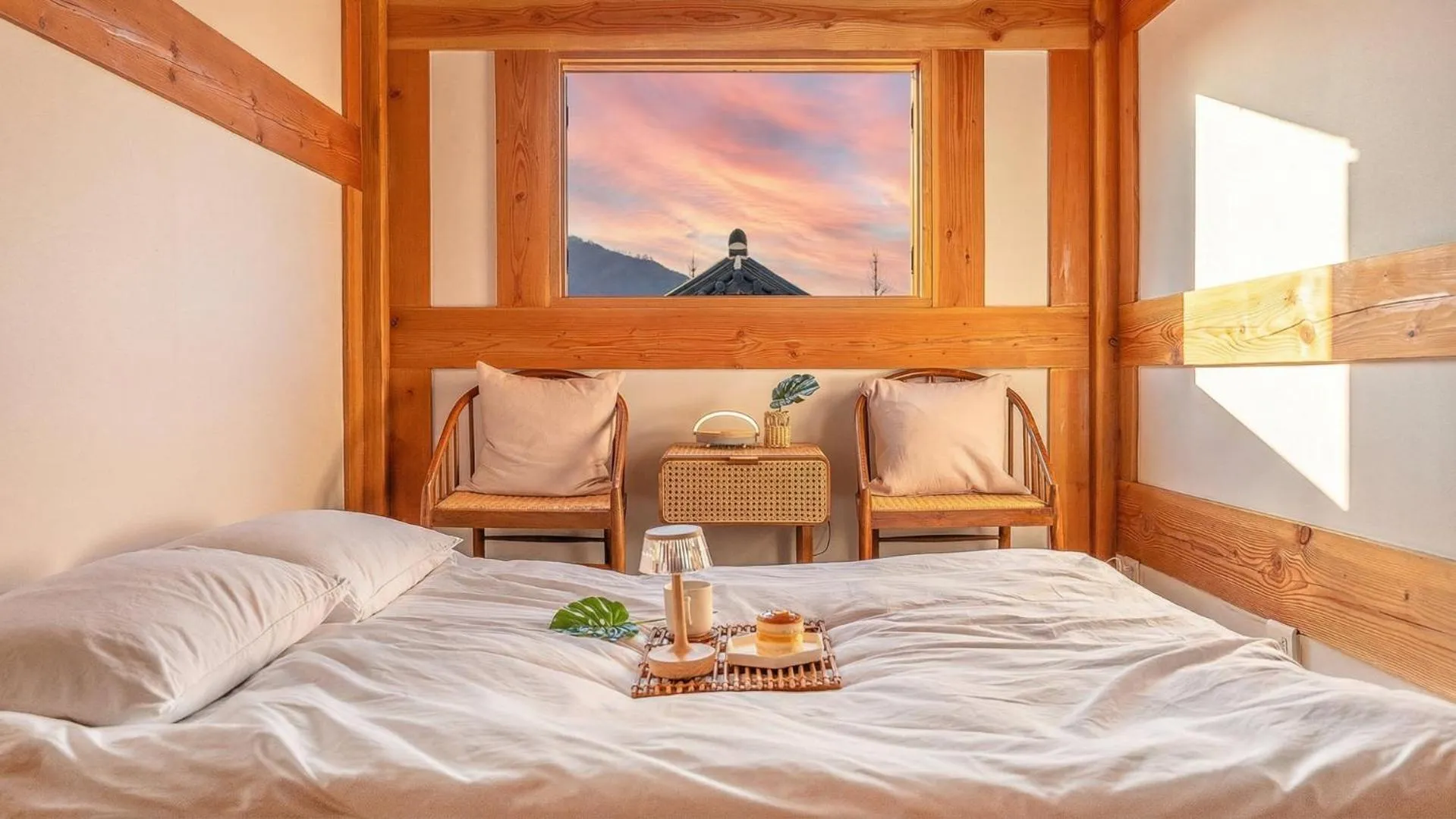 Property building, Bed in Gyeongju Hanokstay Darak