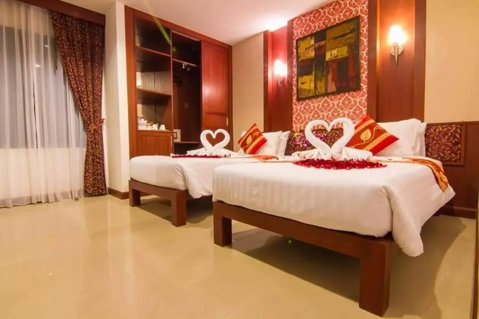 Bed in Patong Hemingways Hotel